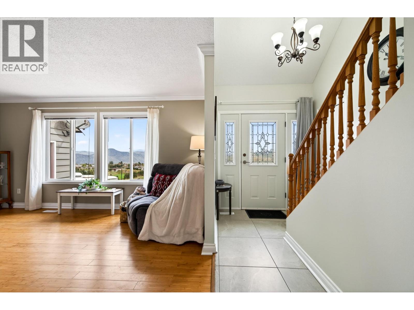 2185 Sifton Lane, Kamloops, British Columbia  V1S 1A4 - Photo 2 - 10385304