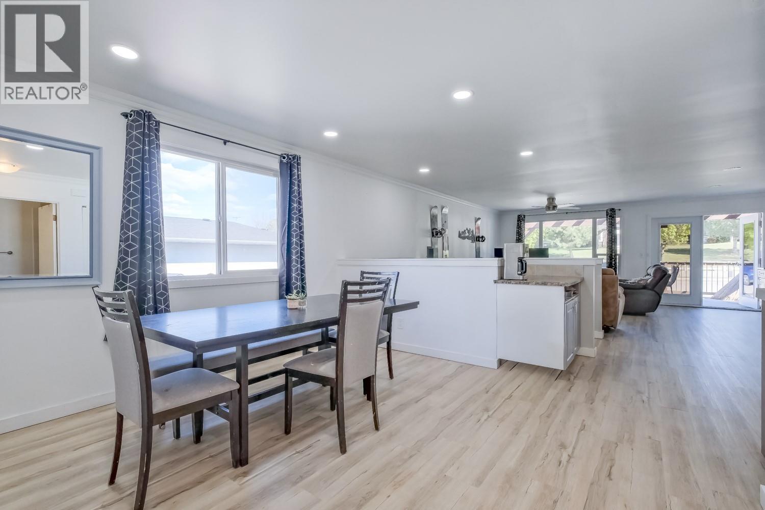 1658 Lynrick Road, Kelowna, British Columbia  V1P 1E8 - Photo 5 - 10385285