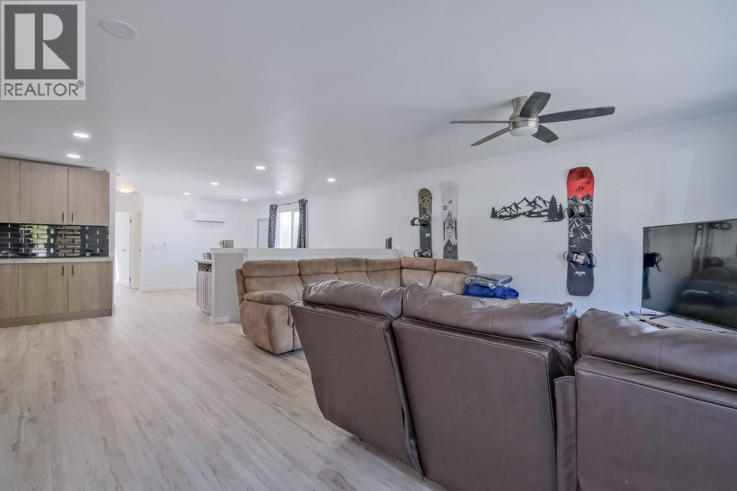 1658 Lynrick Road, Kelowna, British Columbia  V1P 1E8 - Photo 8 - 10385285
