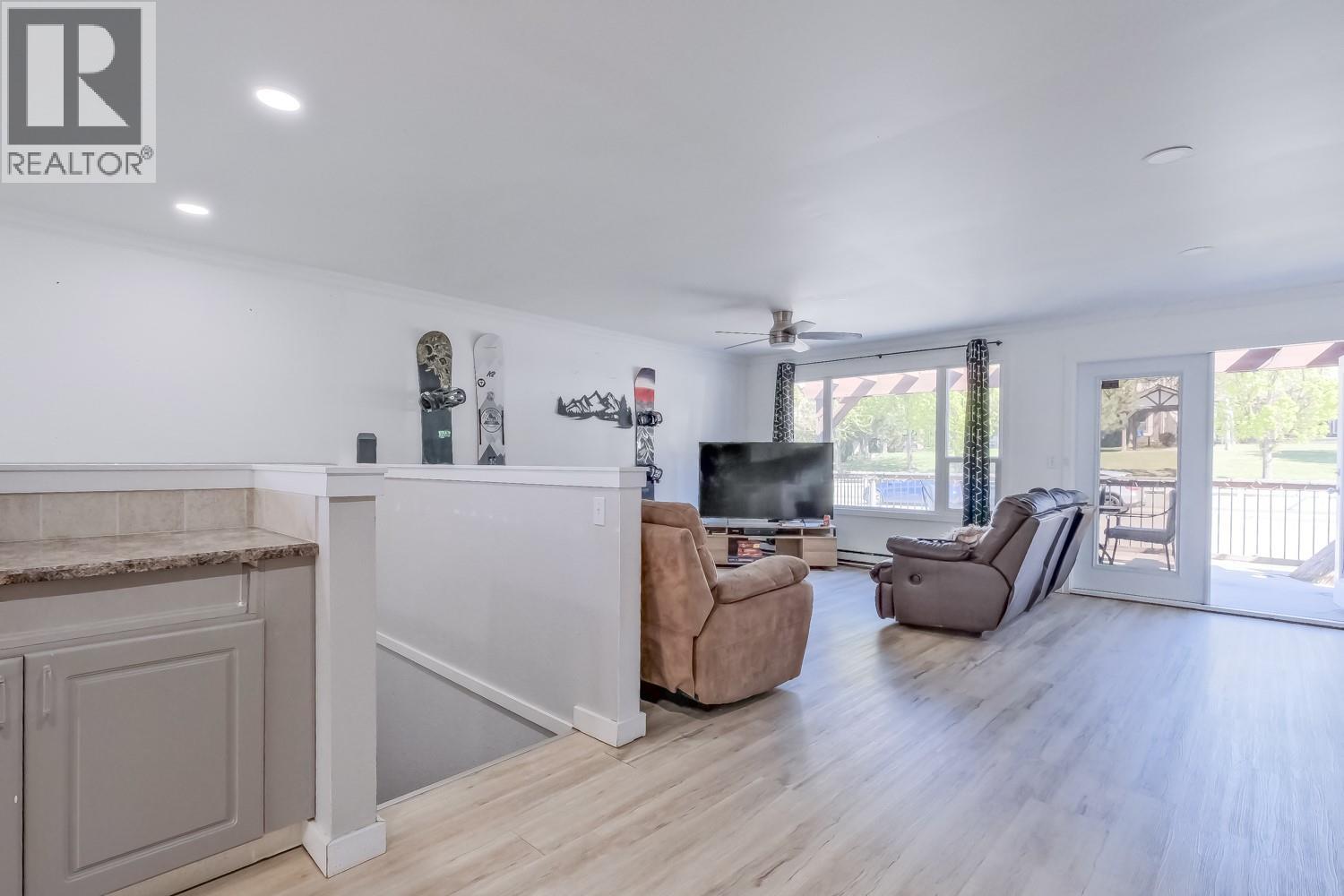 1658 Lynrick Road, Kelowna, British Columbia  V1P 1E8 - Photo 9 - 10385285