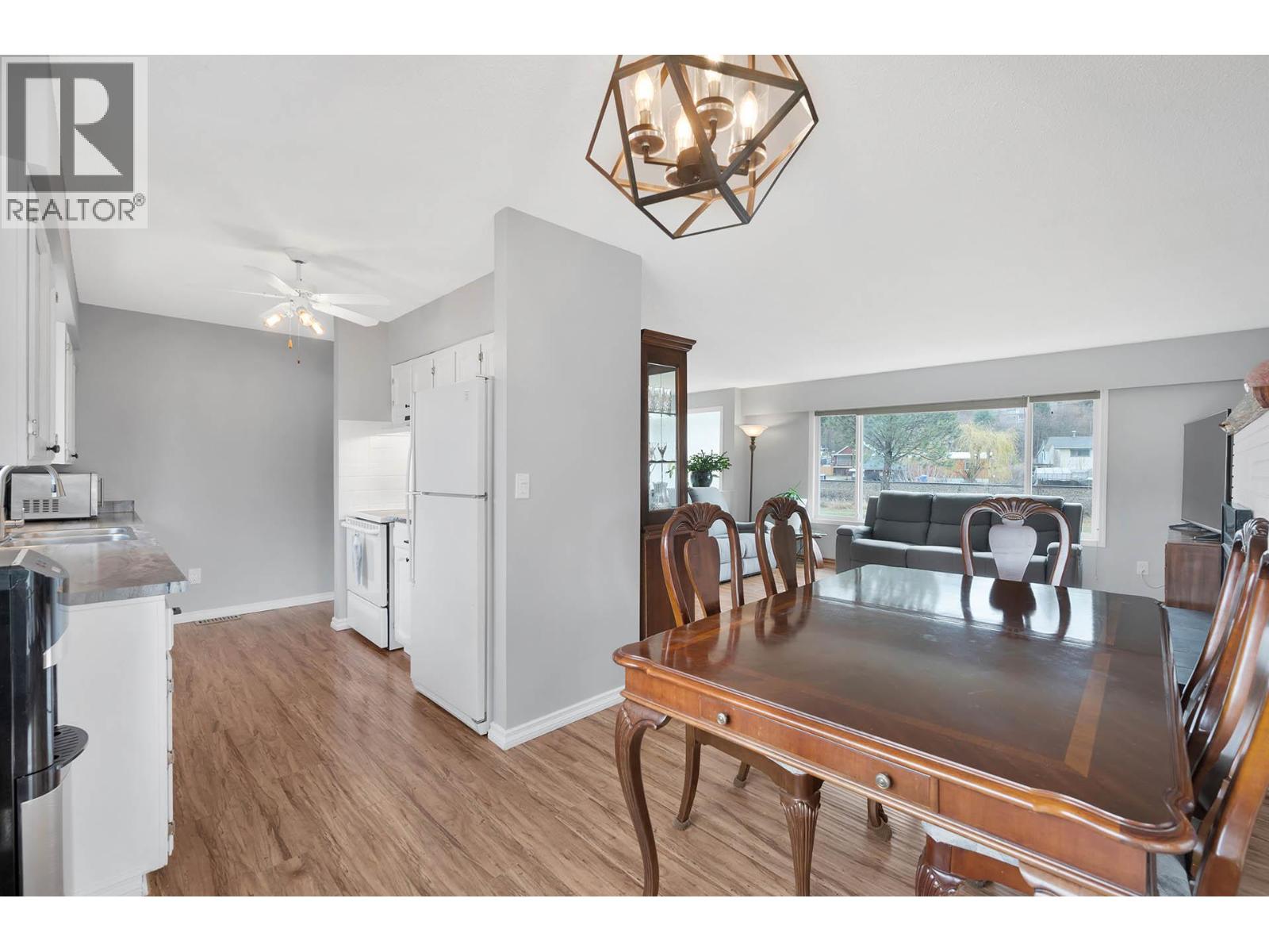 1018 Second Avenue, Chase, British Columbia  V0E 1M0 - Photo 6 - 10385481