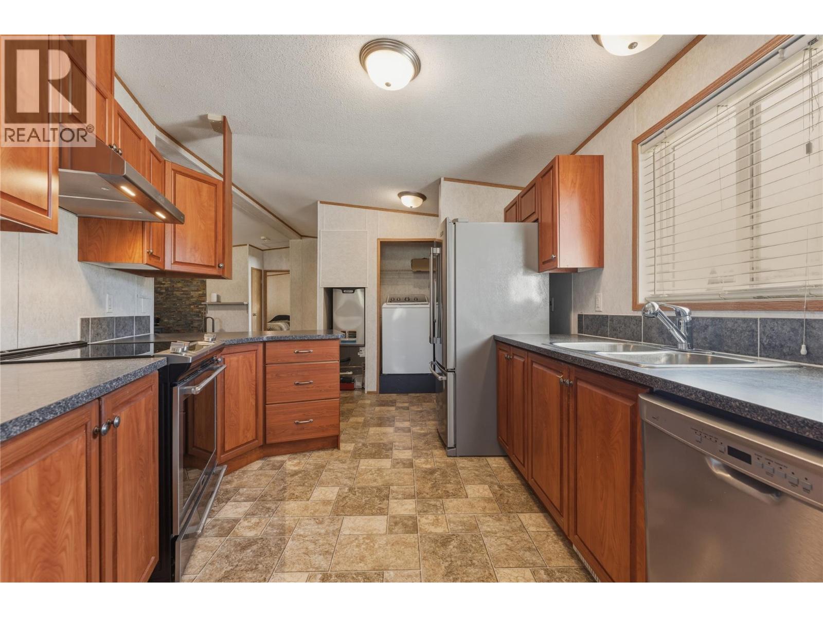 2554 Willow Park Road, Vernon, British Columbia  V1H 1M4 - Photo 11 - 10385266