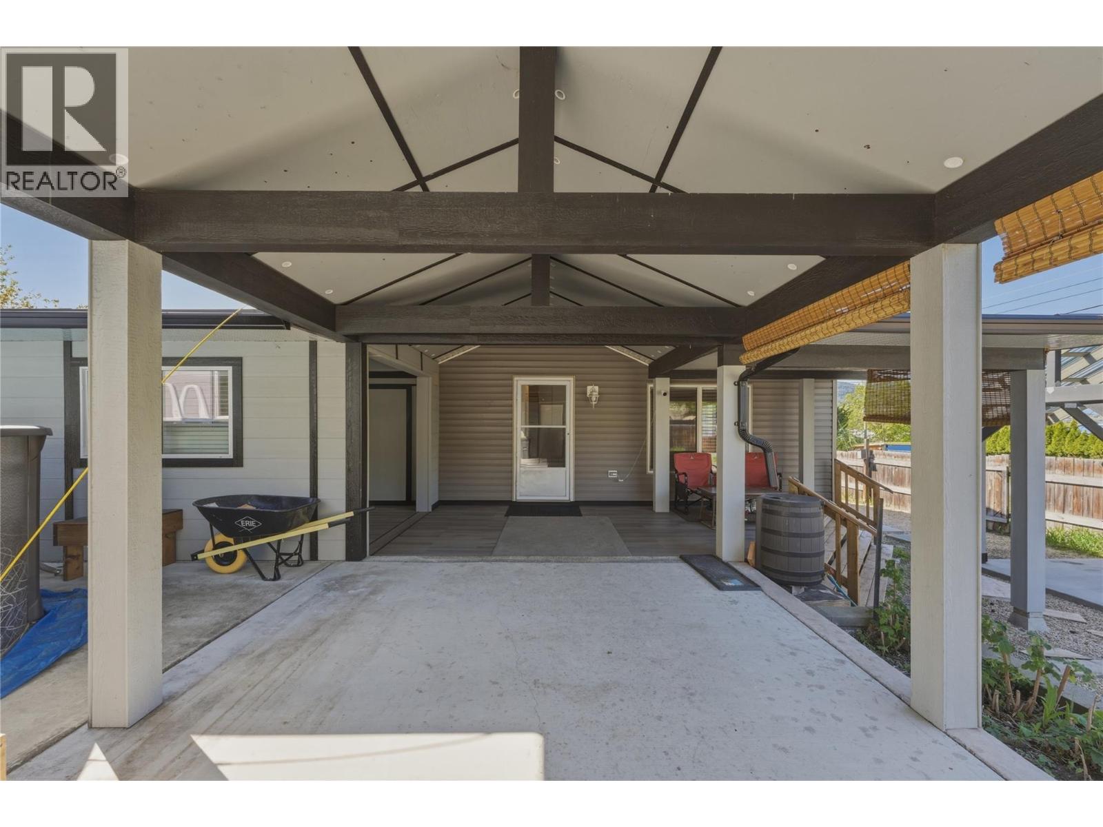 2554 Willow Park Road, Vernon, British Columbia  V1H 1M4 - Photo 2 - 10385266