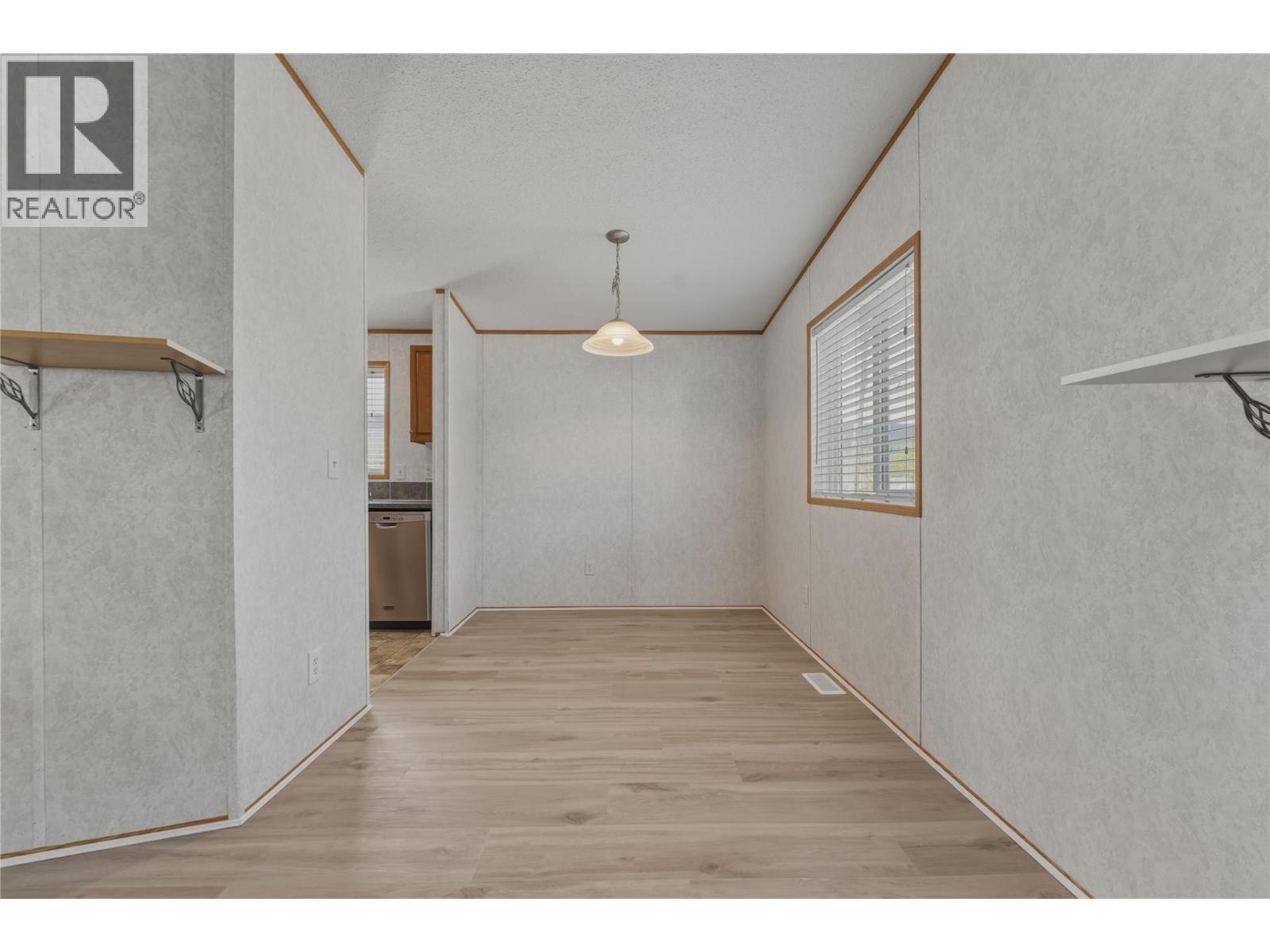 2554 Willow Park Road, Vernon, British Columbia  V1H 1M4 - Photo 9 - 10385266