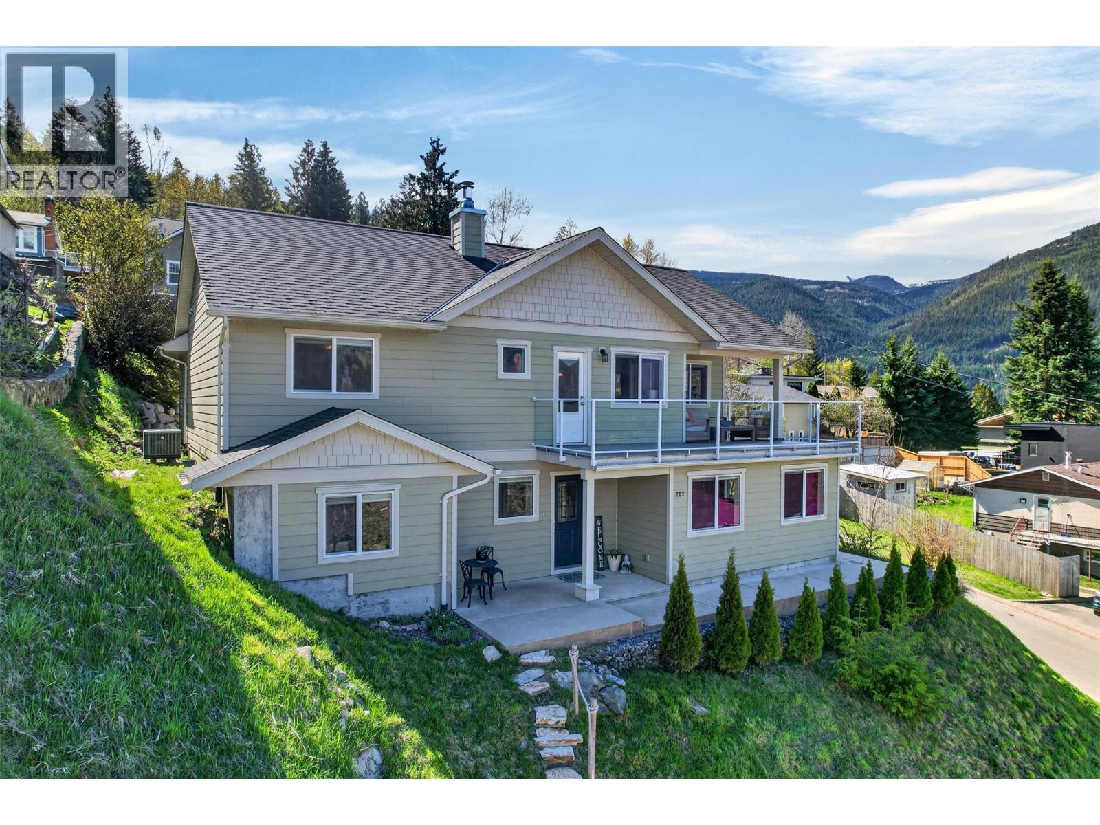 702 Richards Street, nelson, British Columbia