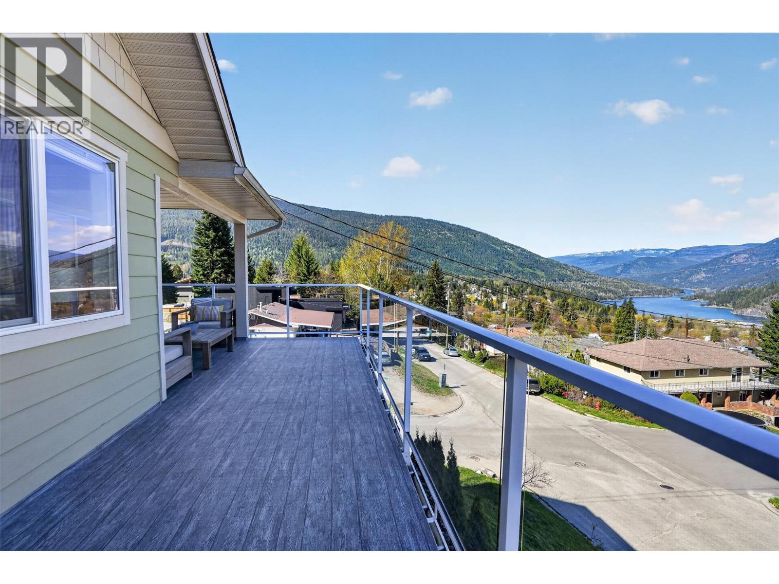 702 Richards Street, Nelson, British Columbia  V1L 5K6 - Photo 12 - 10385251