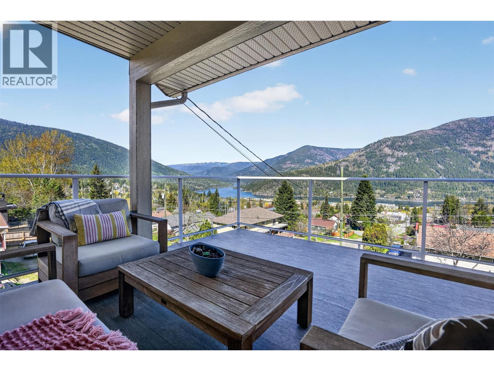 702 Richards Street, Nelson, British Columbia  V1L 5K6 - Photo 14 - 10385251