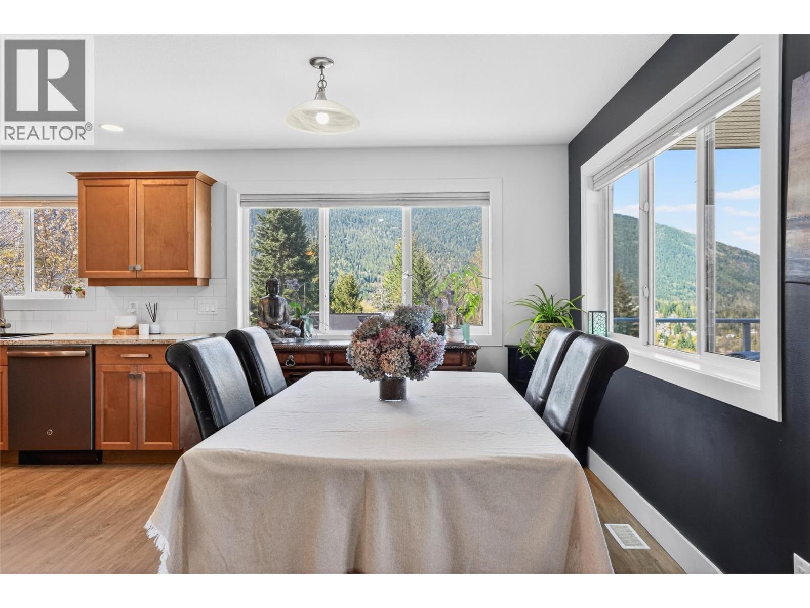702 Richards Street, Nelson, British Columbia  V1L 5K6 - Photo 18 - 10385251