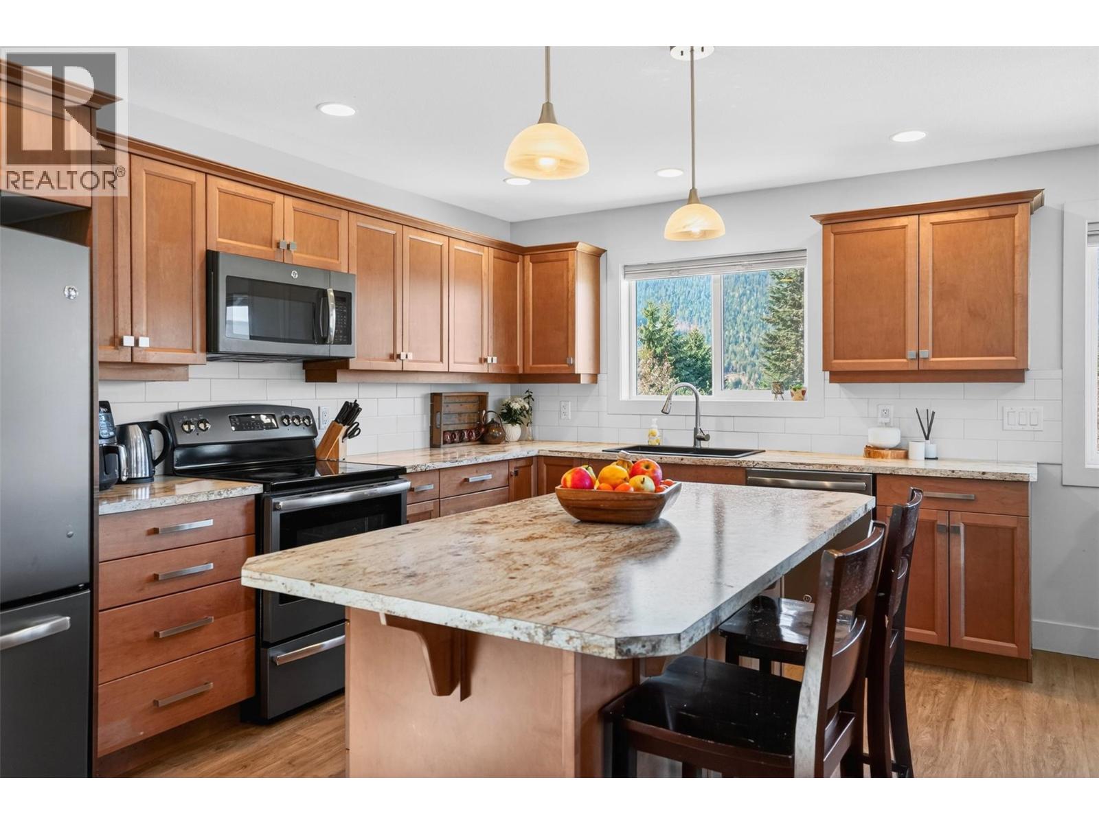 702 Richards Street, Nelson, British Columbia  V1L 5K6 - Photo 21 - 10385251