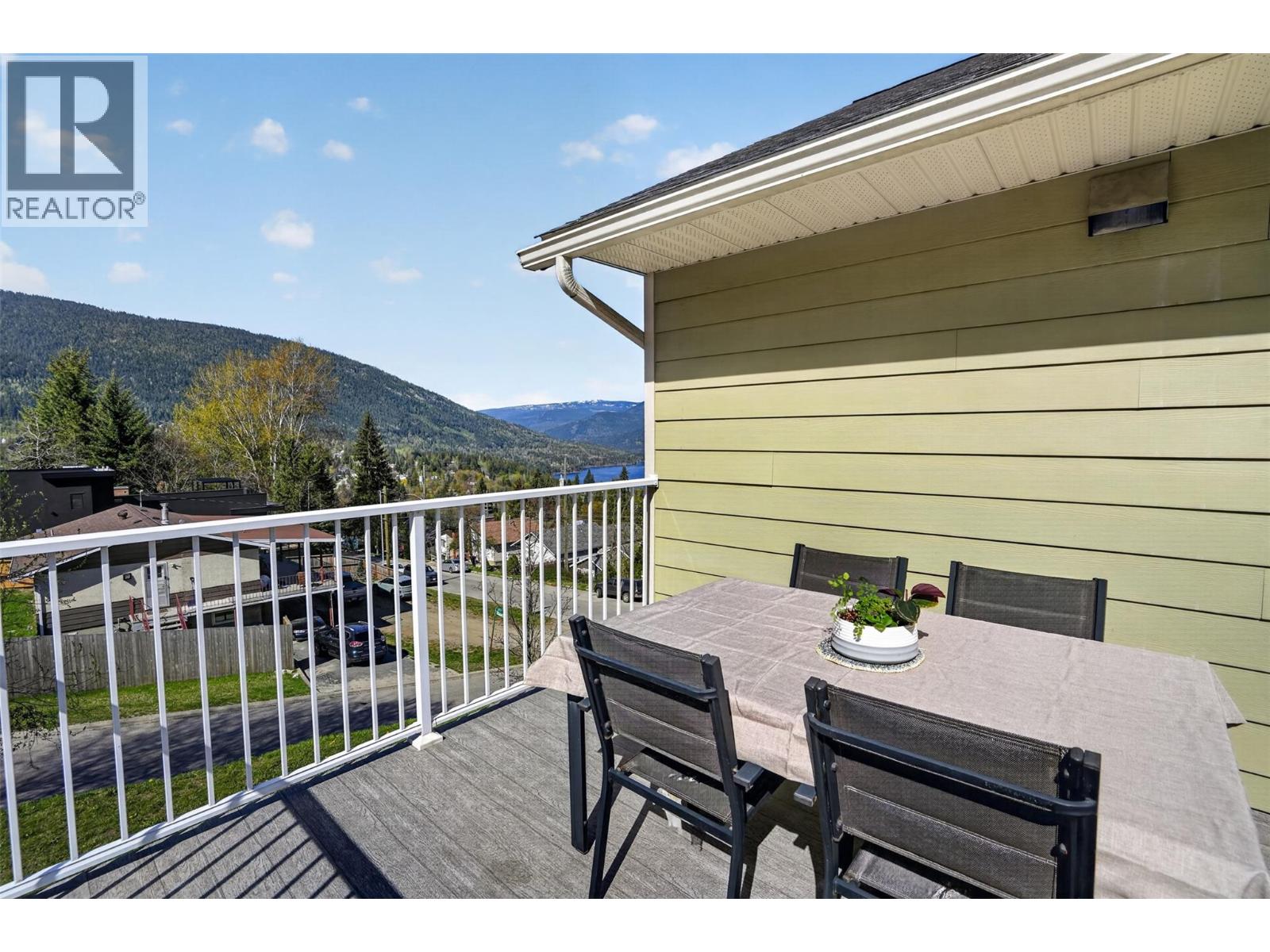 702 Richards Street, Nelson, British Columbia  V1L 5K6 - Photo 28 - 10385251