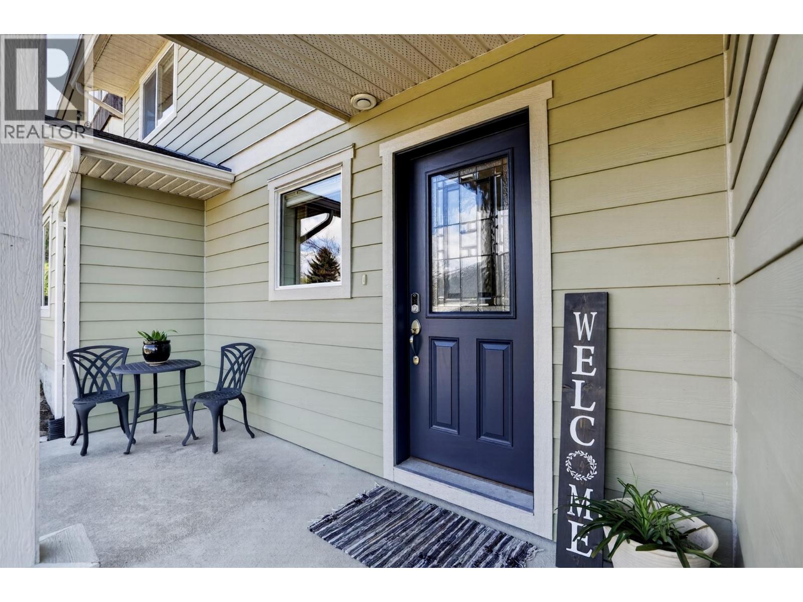 702 Richards Street, Nelson, British Columbia  V1L 5K6 - Photo 4 - 10385251