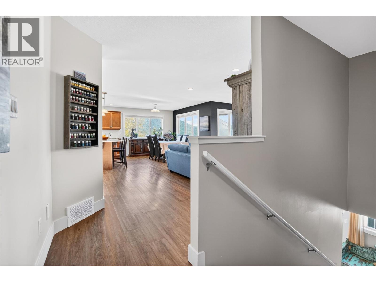 702 Richards Street, Nelson, British Columbia  V1L 5K6 - Photo 7 - 10385251