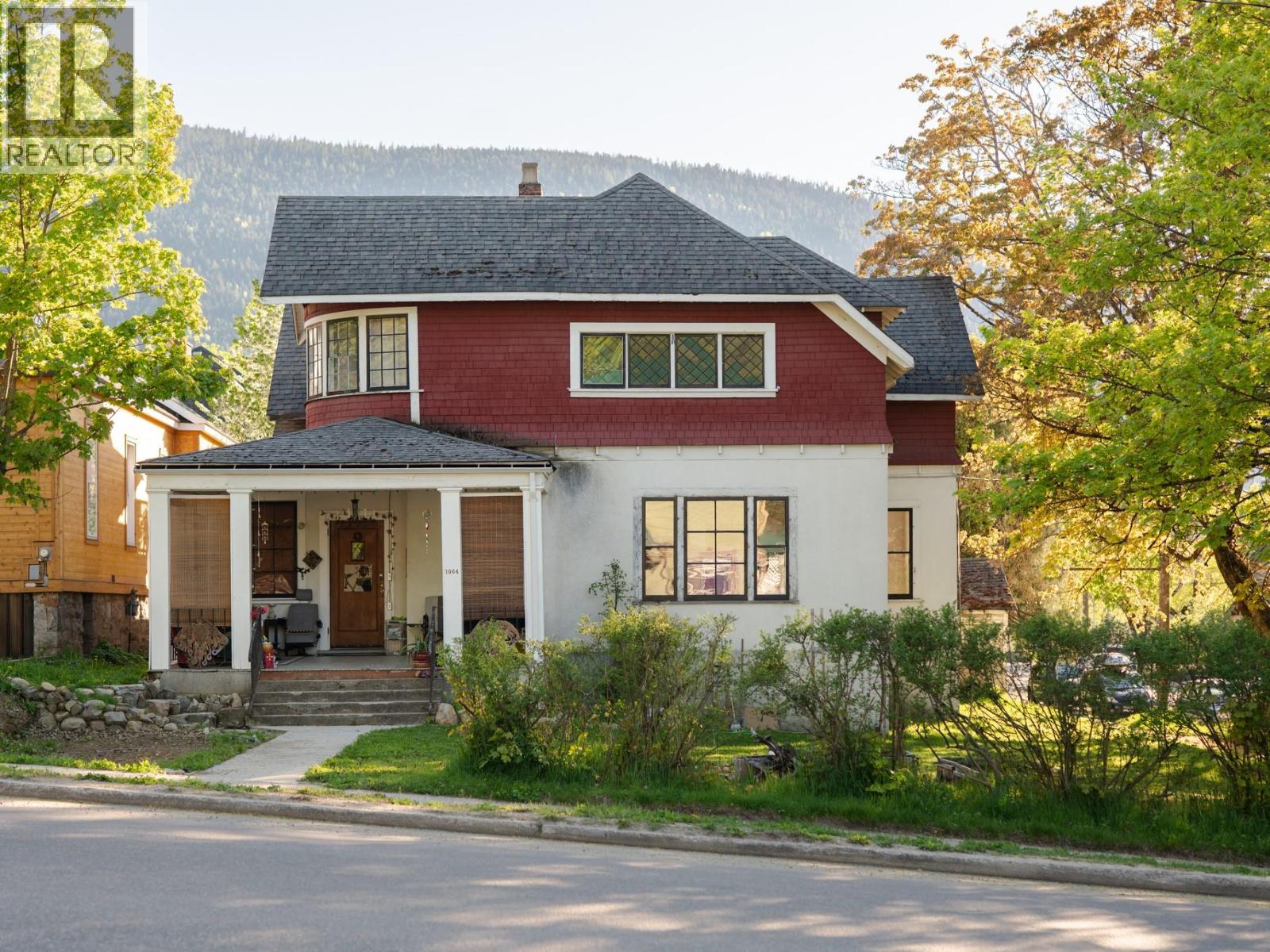 1004 Stanley Street, Nelson, British Columbia  V1L 1P2 - Photo 2 - 10385091