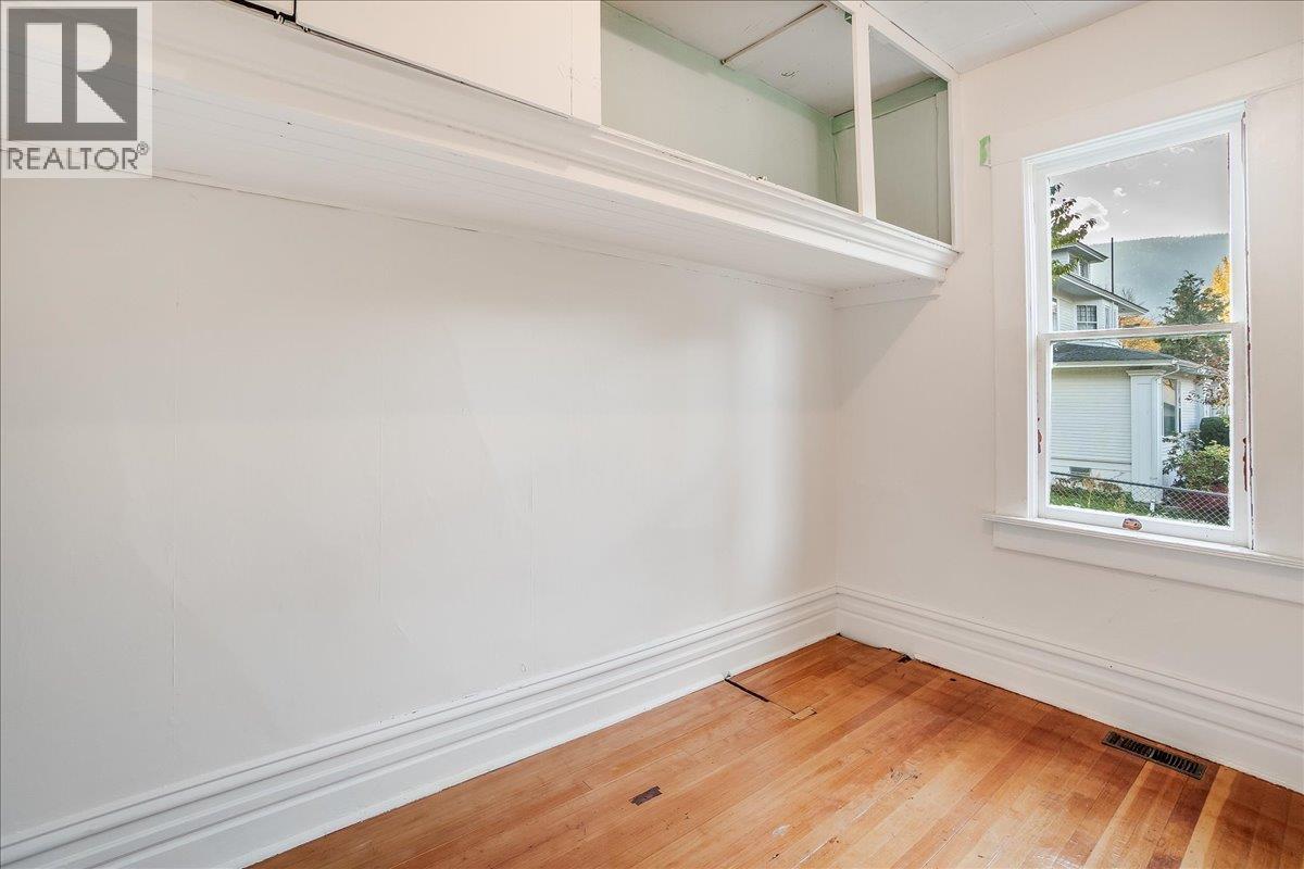 1004 Stanley Street, Nelson, British Columbia  V1L 1P2 - Photo 44 - 10385091