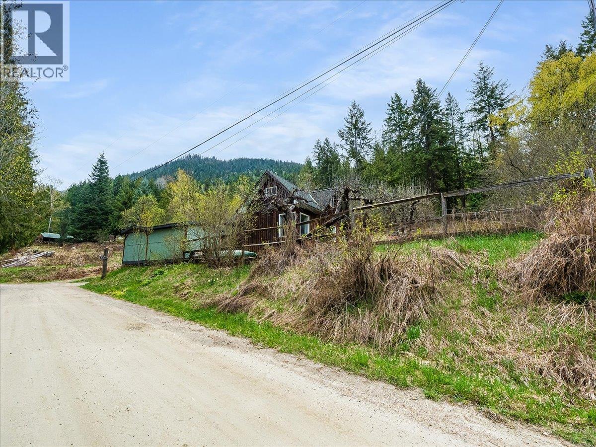 3320 Kenville Mine Road, Nelson, British Columbia  V1L 6V6 - Photo 3 - 10385472