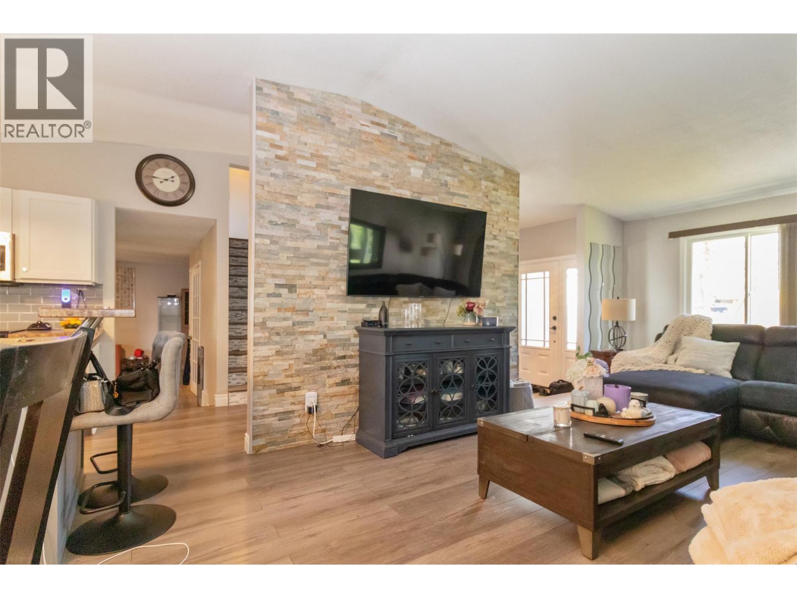 430 Dougall Road N, Kelowna, British Columbia  V1X 3K7 - Photo 5 - 10385257