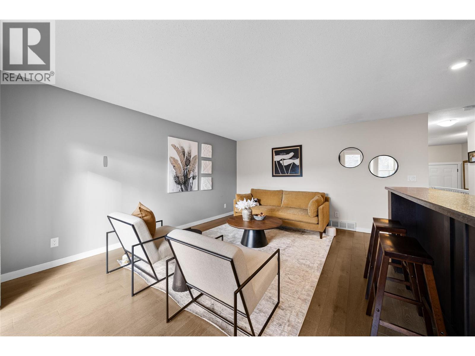 1750 Mckinley Court Unit# 4, Kamloops, British Columbia  V2E 2N5 - Photo 2 - 10385459