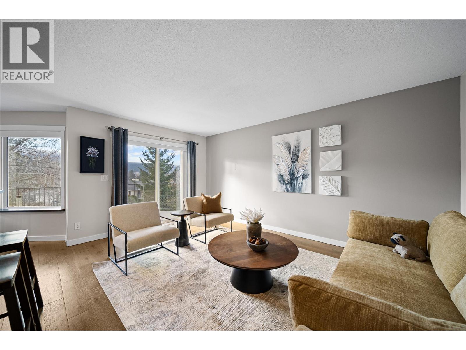 1750 Mckinley Court Unit# 4, Kamloops, British Columbia  V2E 2N5 - Photo 3 - 10385459