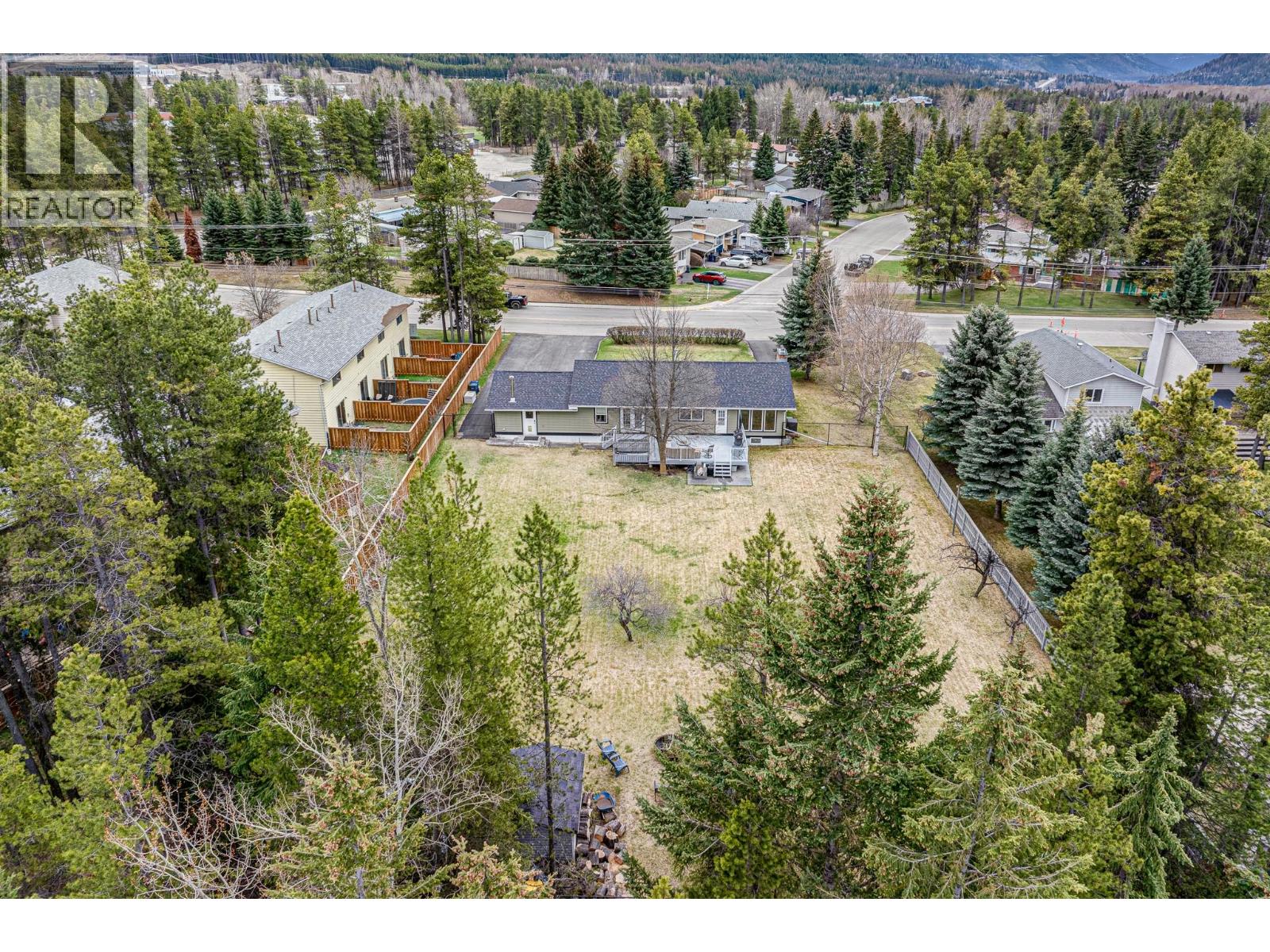 255 Pine Avenue, Sparwood, British Columbia  V0B 2G0 - Photo 37 - 10385435