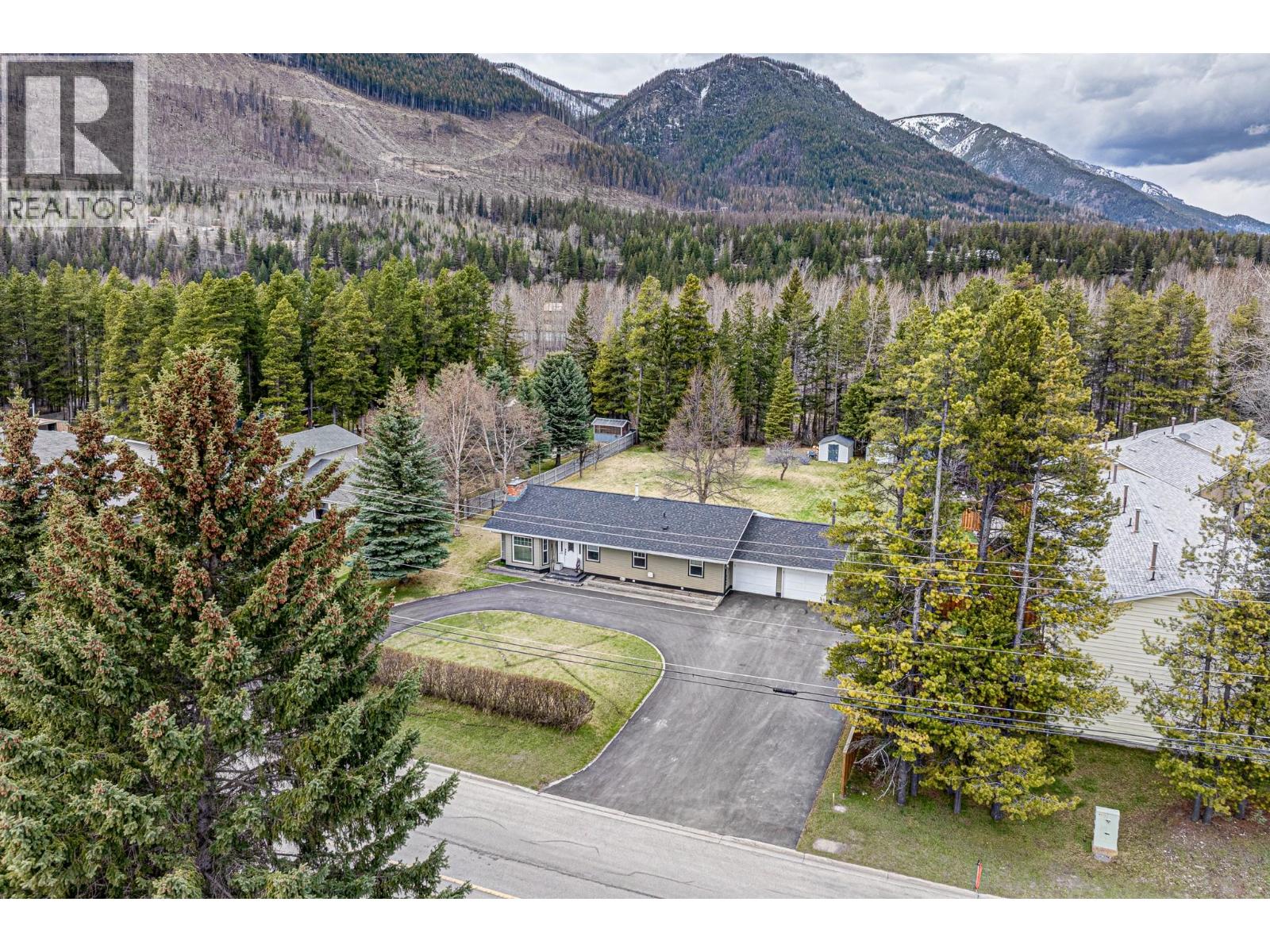 255 Pine Avenue, Sparwood, British Columbia  V0B 2G0 - Photo 40 - 10385435