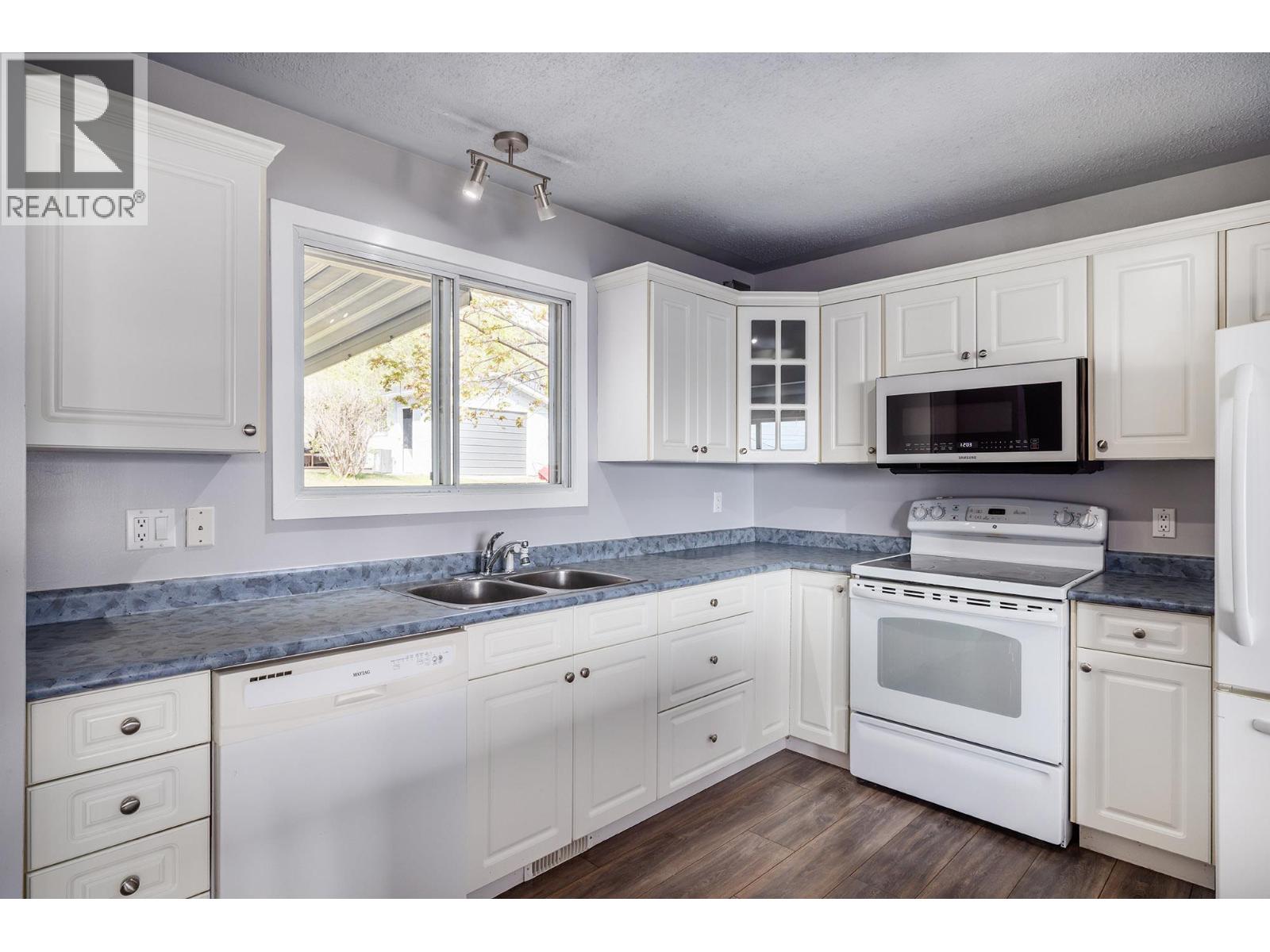 6132 Wilson Road, Peachland, British Columbia  V0H 1X7 - Photo 12 - 10385149
