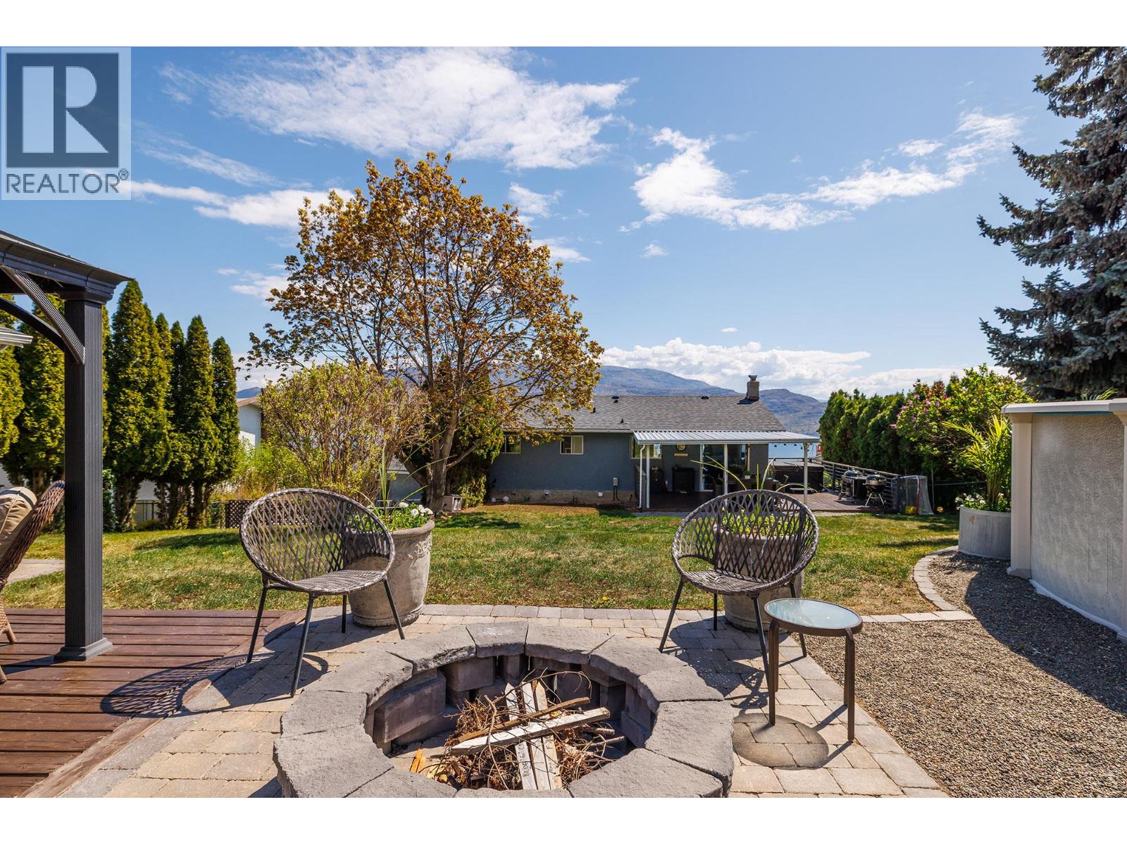 6132 Wilson Road, Peachland, British Columbia  V0H 1X7 - Photo 2 - 10385149