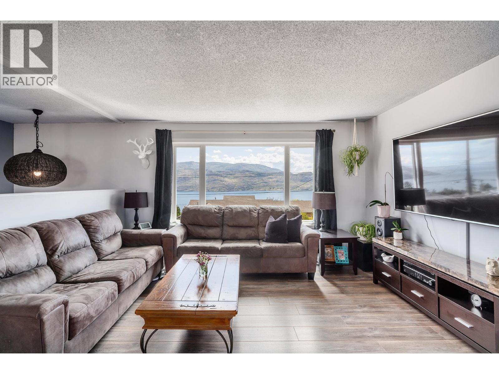 6132 Wilson Road, Peachland, British Columbia  V0H 1X7 - Photo 4 - 10385149