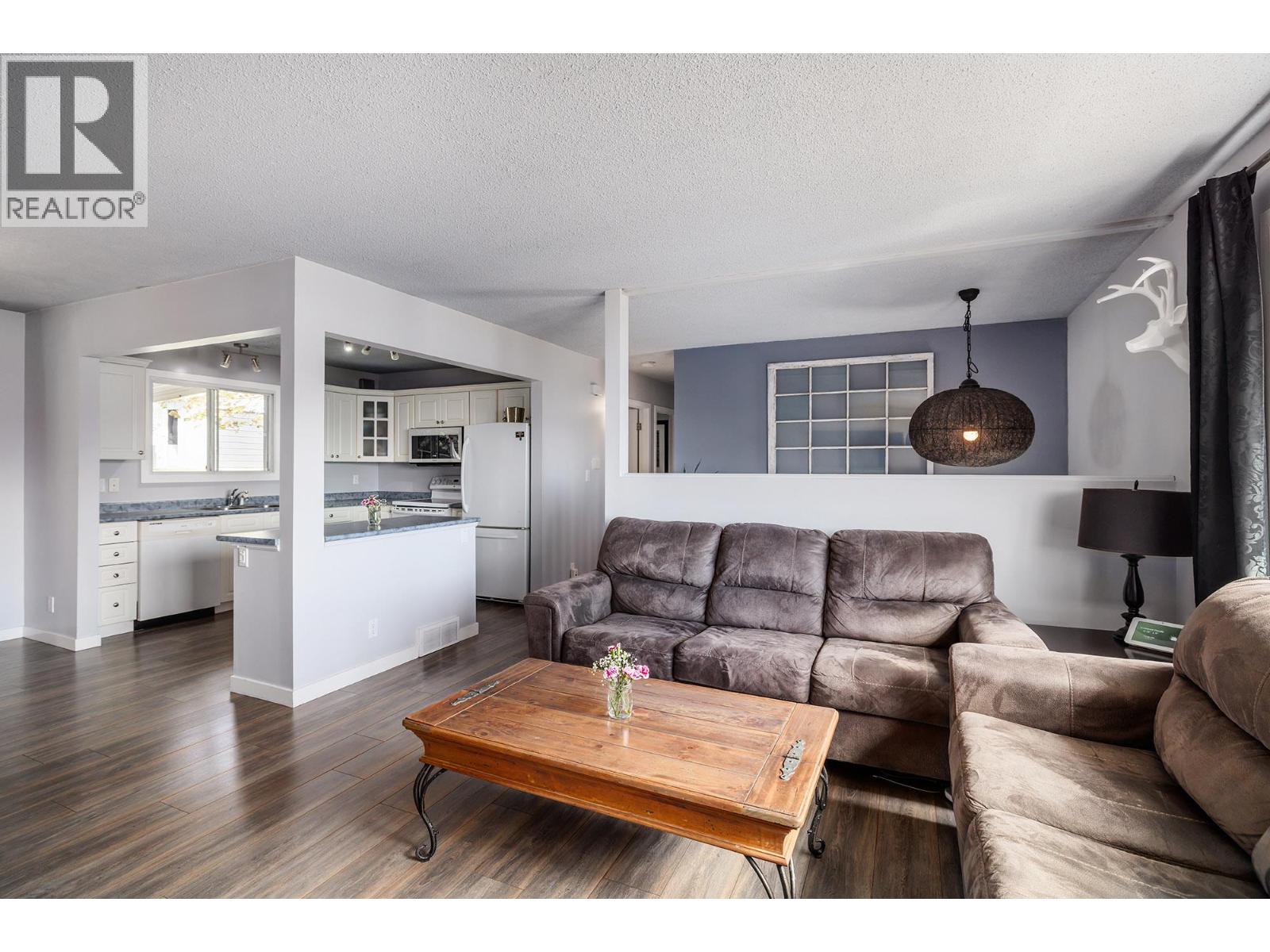 6132 Wilson Road, Peachland, British Columbia  V0H 1X7 - Photo 7 - 10385149