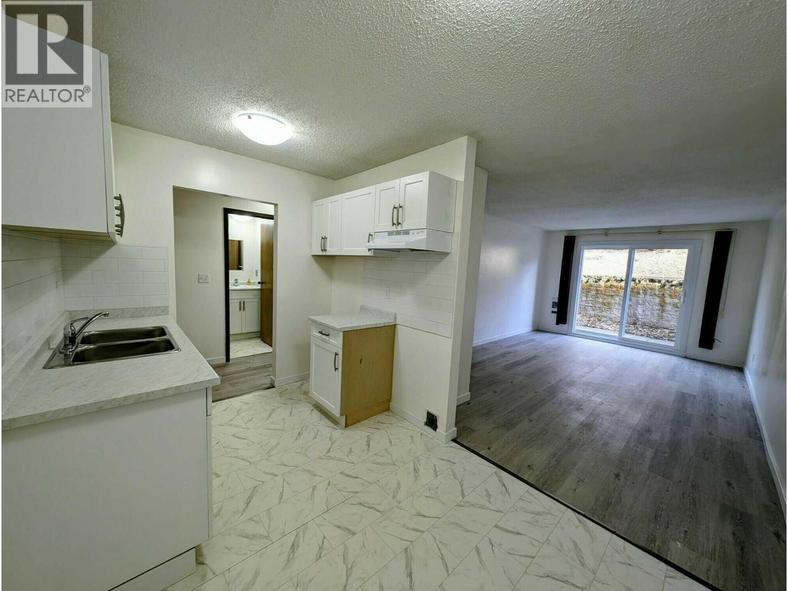 280 Alder Drive Unit# 103, Logan Lake, British Columbia  V0K 1W0 - Photo 3 - 10385534
