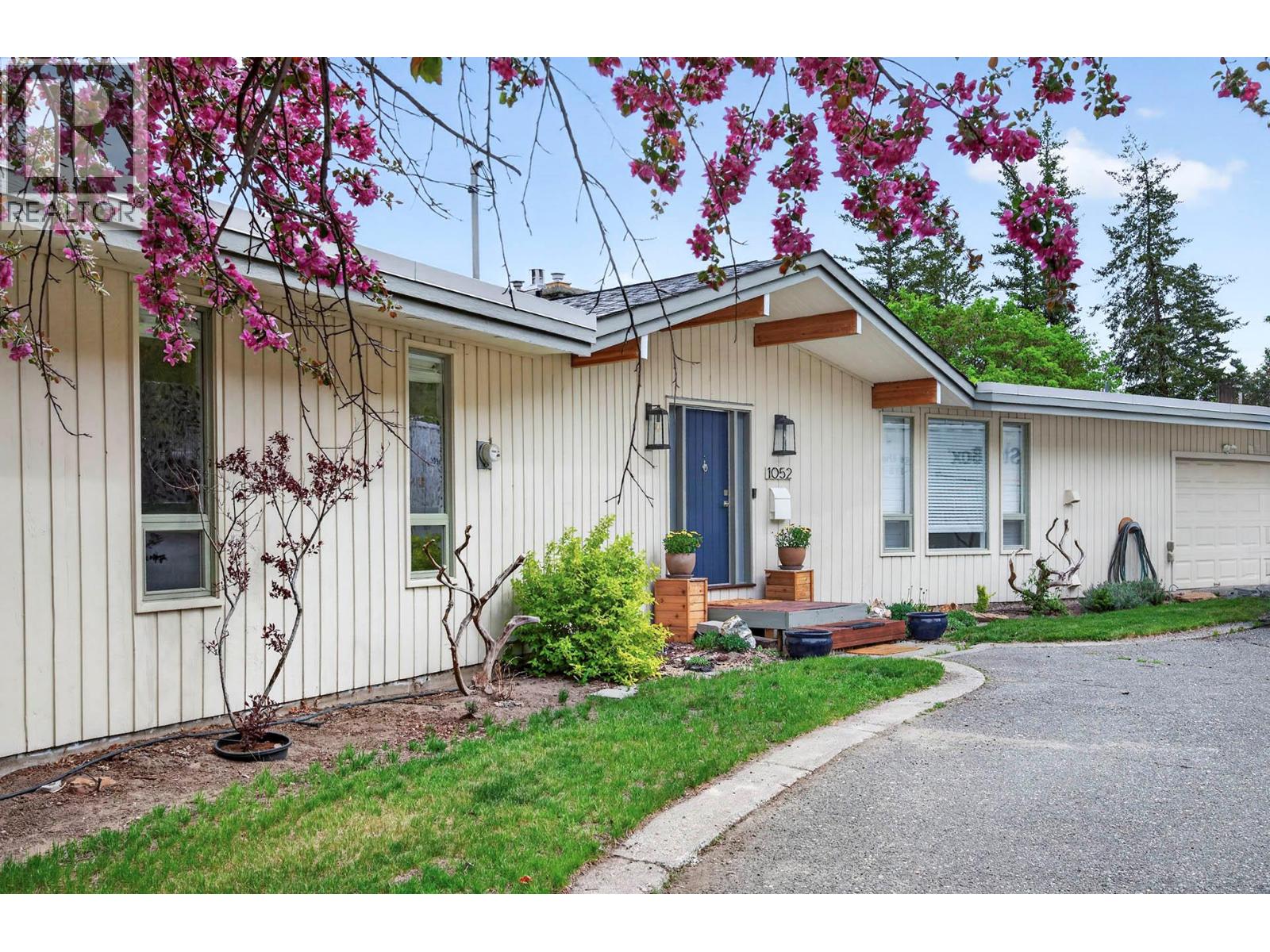 1052 Todd Road, Kamloops, British Columbia  V2C 5B2 - Photo 2 - 10385518