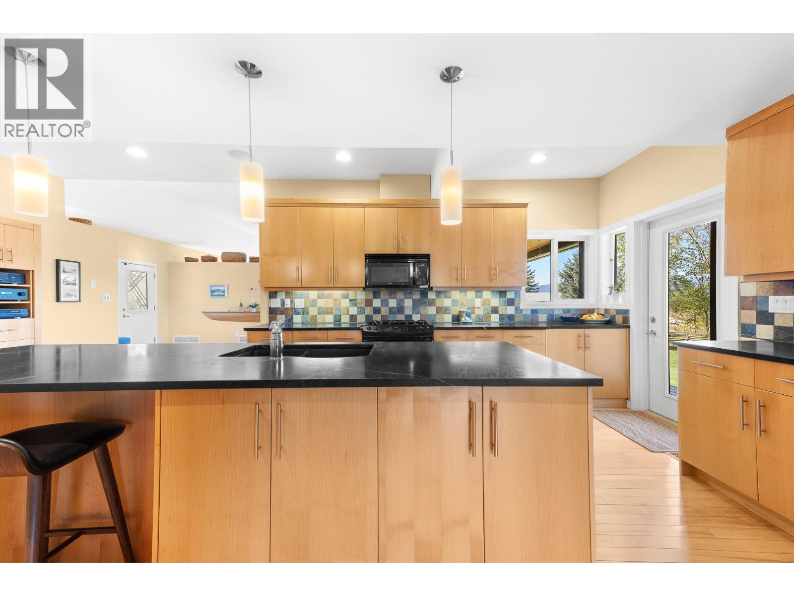 3990 June Springs Road, Kelowna, British Columbia  V1W 4E4 - Photo 24 - 10385494