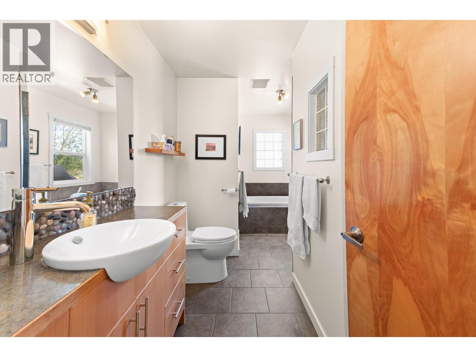 3990 June Springs Road, Kelowna, British Columbia  V1W 4E4 - Photo 36 - 10385494