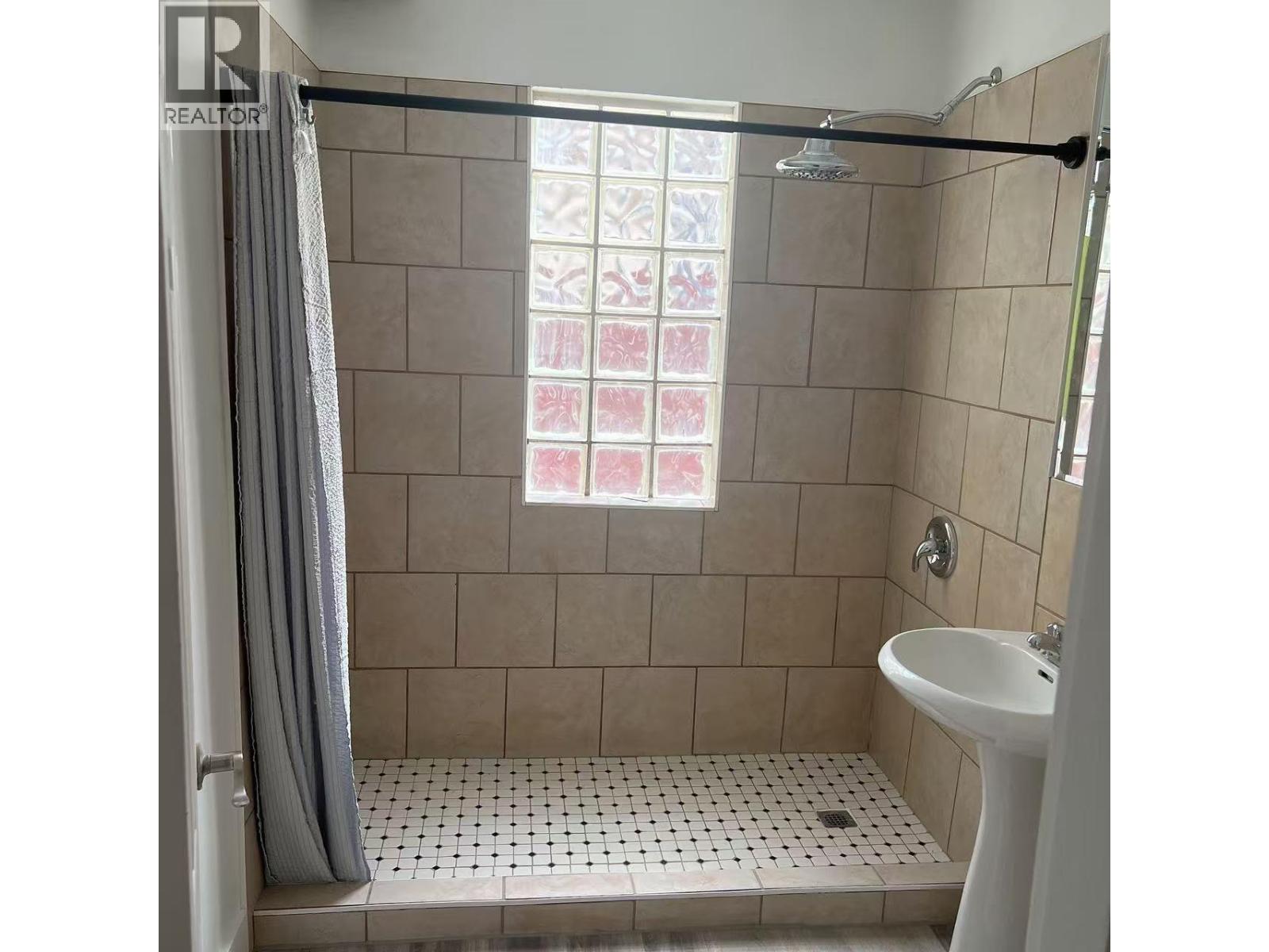 600 Wade Avenue W, Penticton, British Columbia  V2A 1V7 - Photo 23 - 10385268