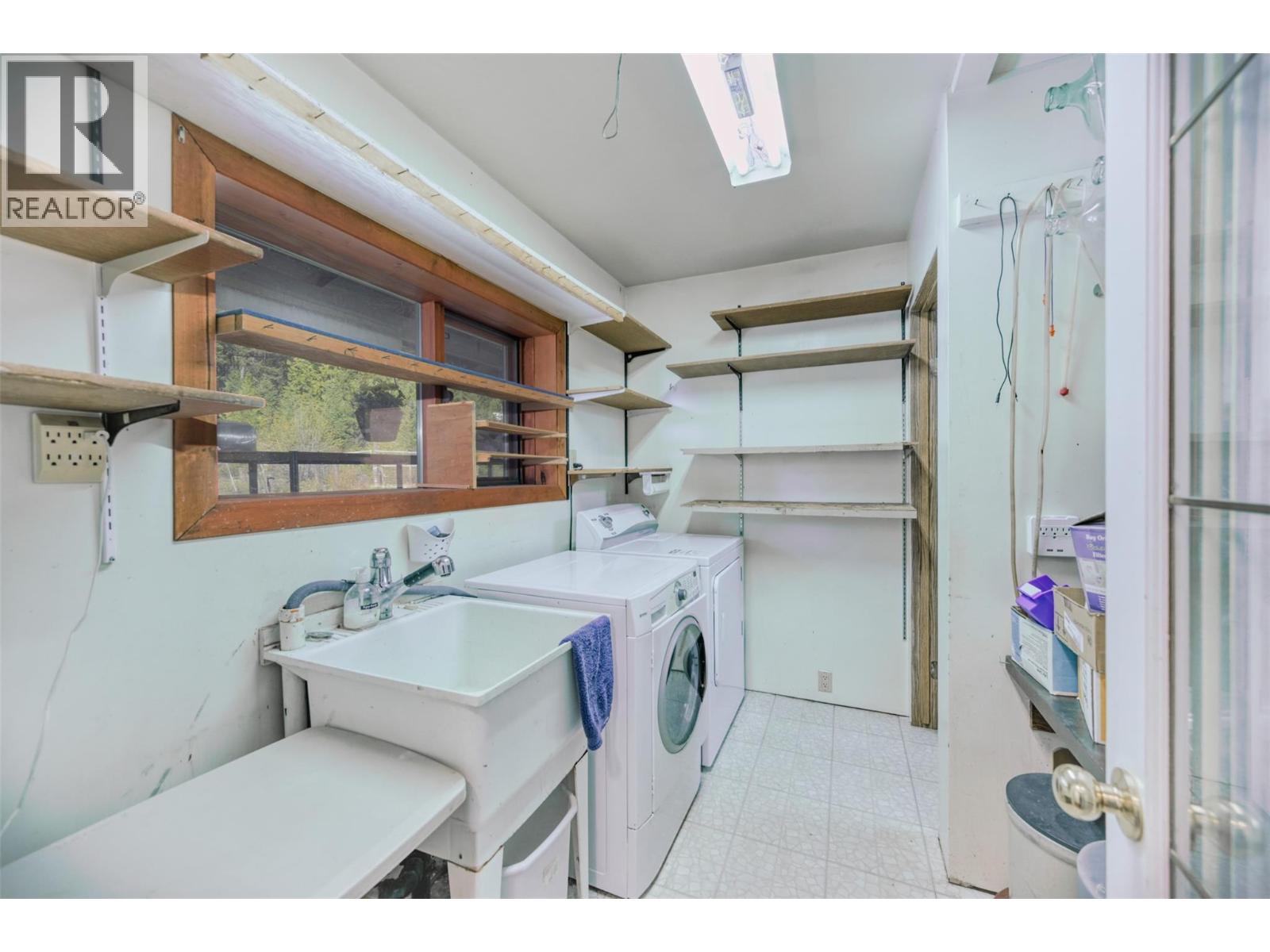 6050 Athelston-Hartford Road, Grand Forks, British Columbia  V0H 1H5 - Photo 8 - 10384333