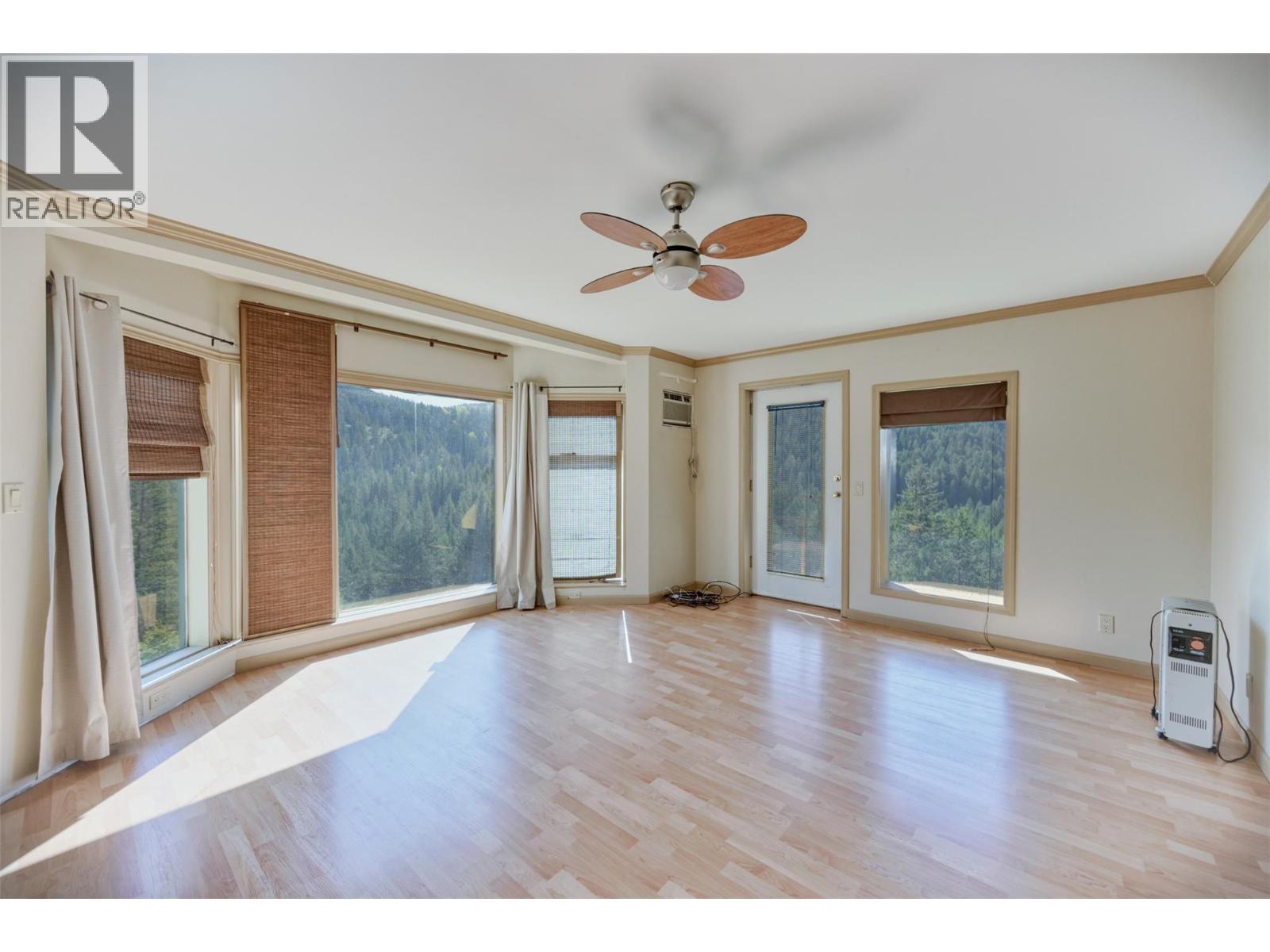 6050 Athelston-Hartford Road, Grand Forks, British Columbia  V0H 1H5 - Photo 9 - 10384333