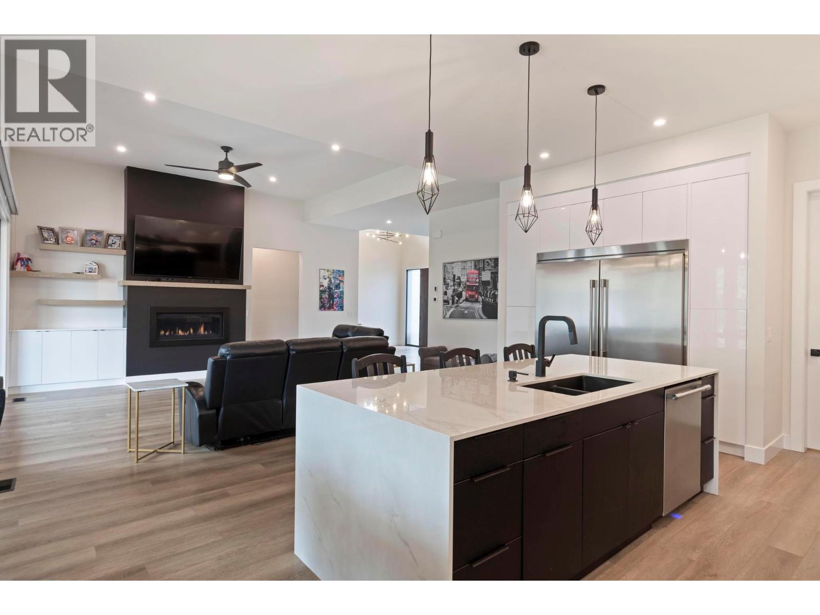 10245 Beacon Hill Drive, Lake Country, British Columbia  V4V 0A9 - Photo 11 - 10385508