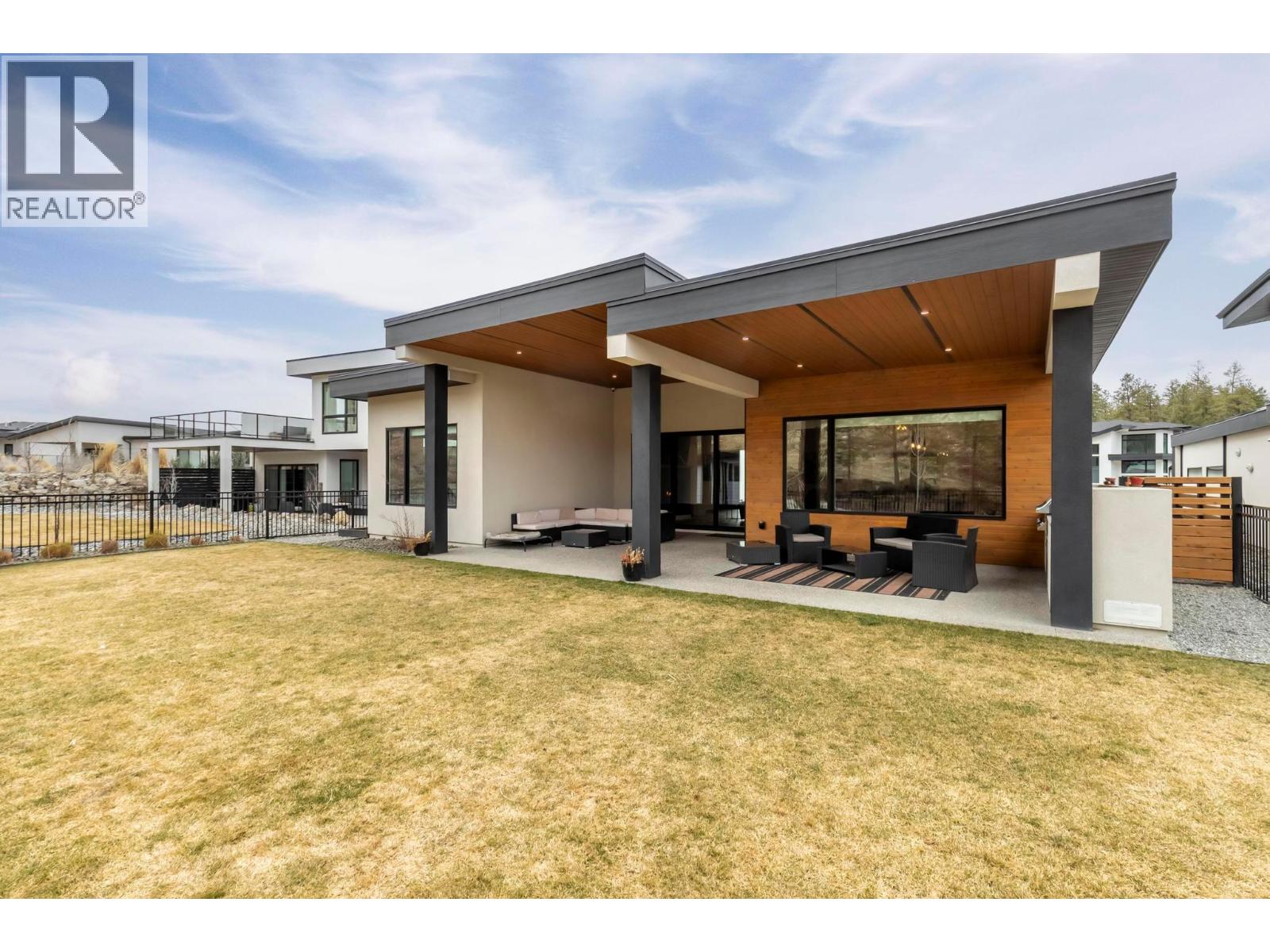 10245 Beacon Hill Drive, Lake Country, British Columbia  V4V 0A9 - Photo 38 - 10385508
