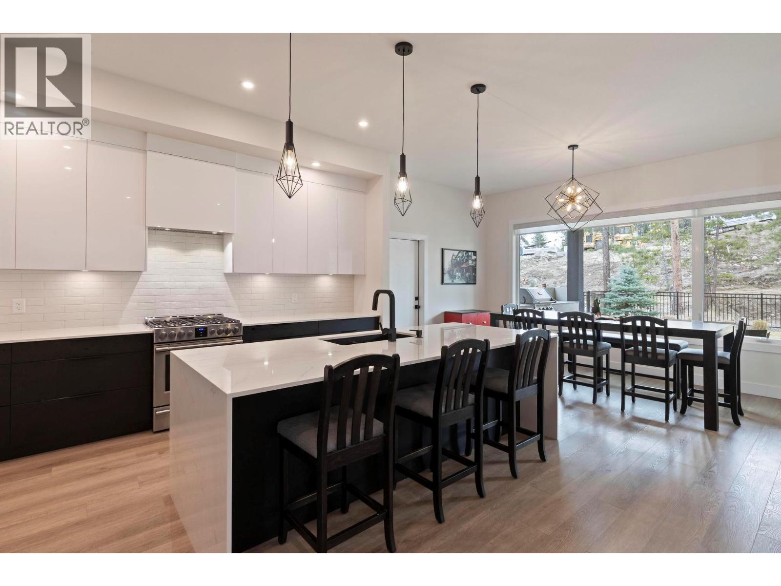 10245 Beacon Hill Drive, Lake Country, British Columbia  V4V 0A9 - Photo 5 - 10385508