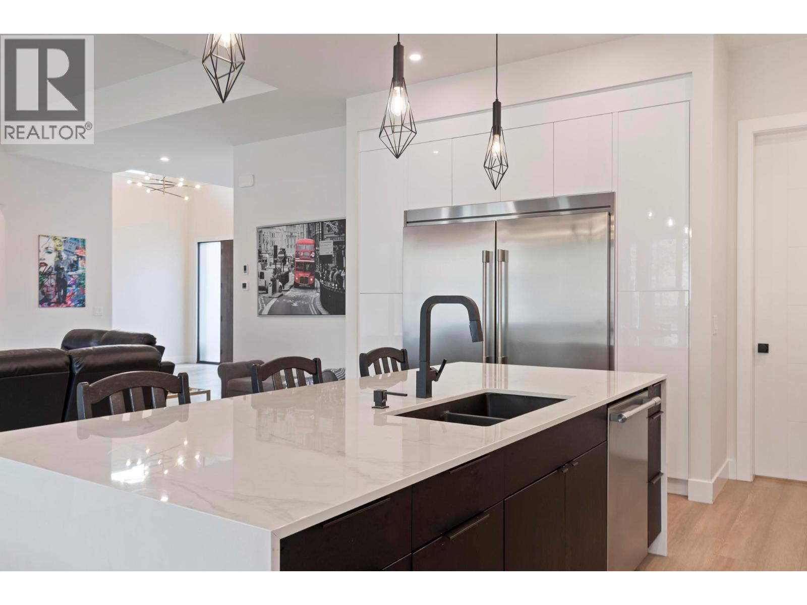 10245 Beacon Hill Drive, Lake Country, British Columbia  V4V 0A9 - Photo 6 - 10385508