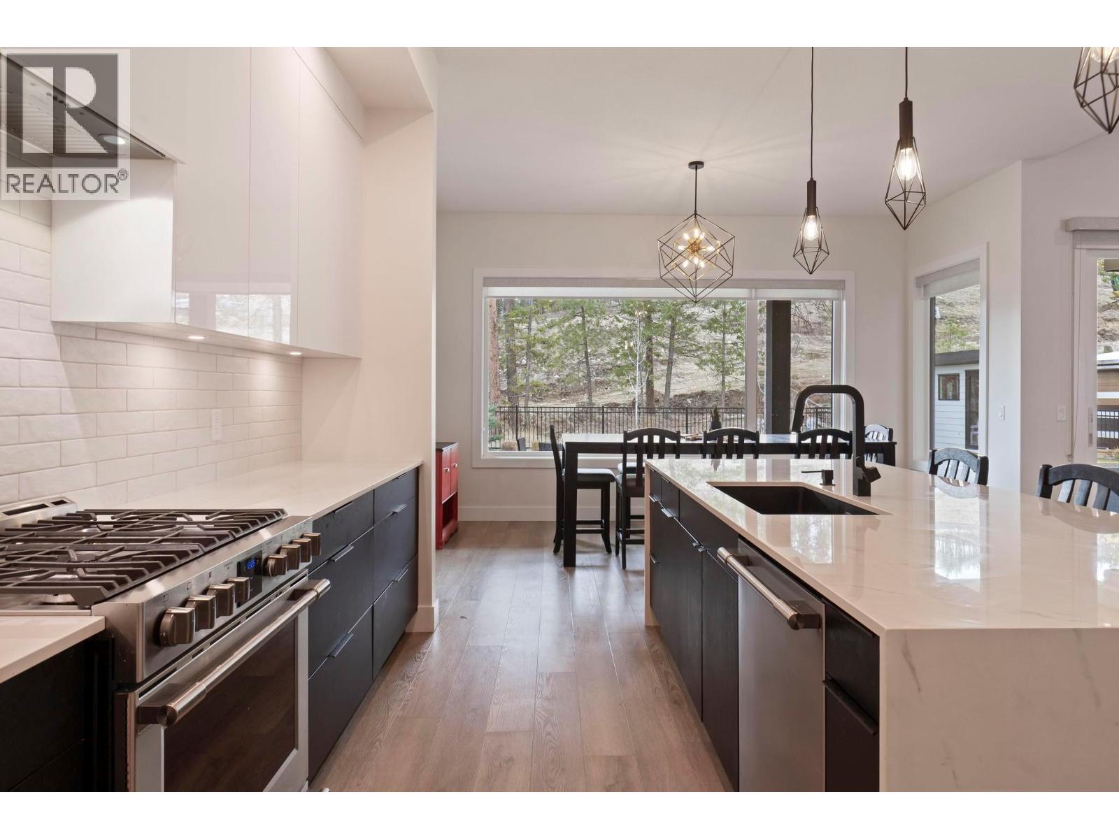 10245 Beacon Hill Drive, Lake Country, British Columbia  V4V 0A9 - Photo 8 - 10385508