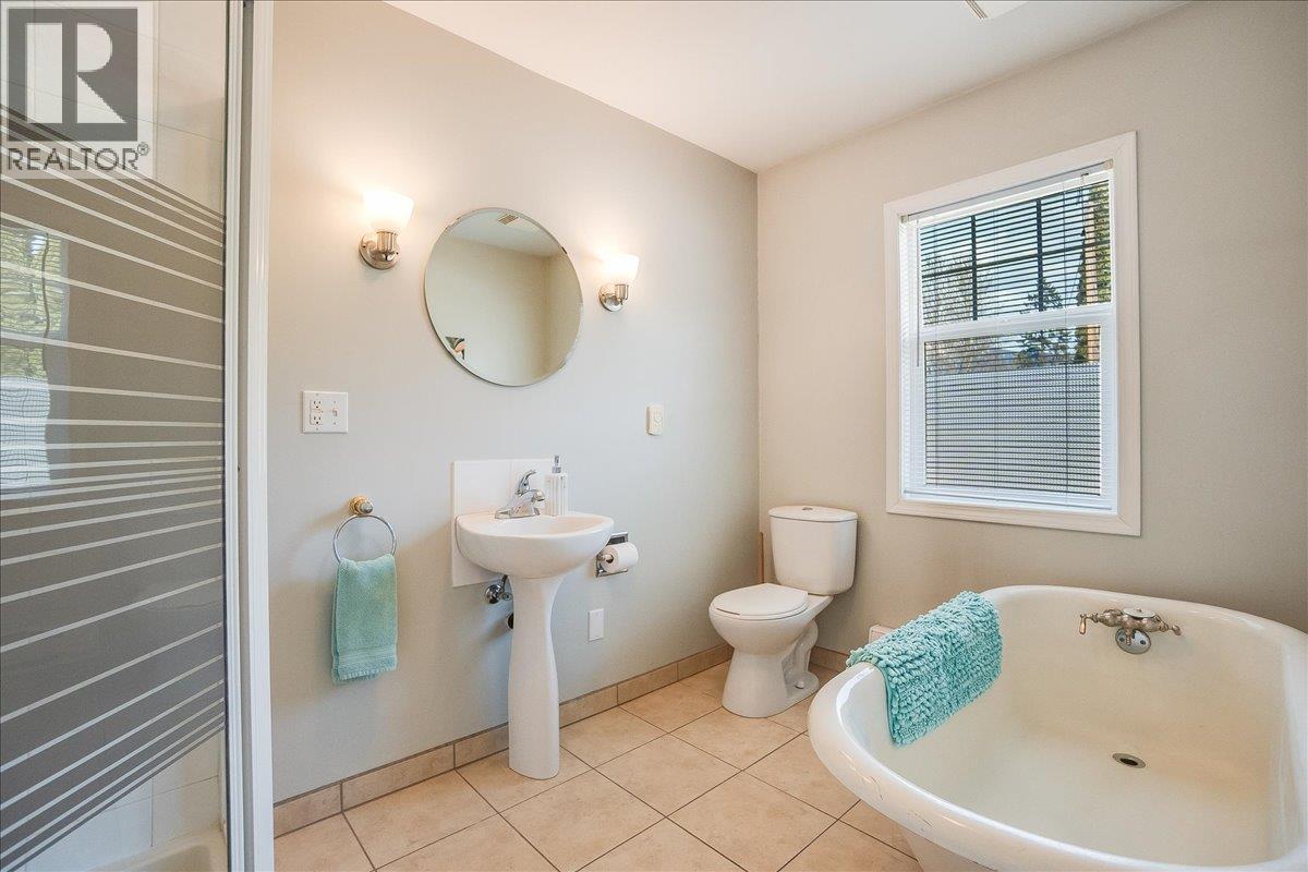 501 Arthur Street, Slocan, British Columbia  V0G 2C0 - Photo 21 - 10385478
