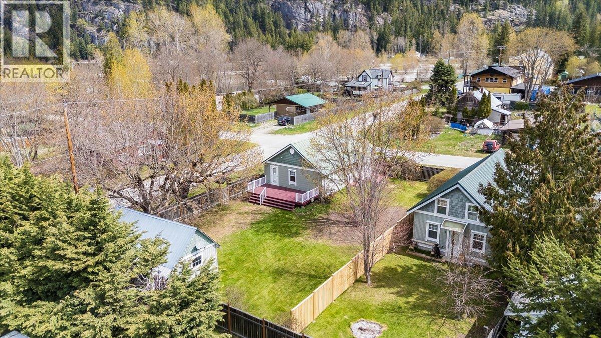 501 Arthur Street, Slocan, British Columbia  V0G 2C0 - Photo 26 - 10385478