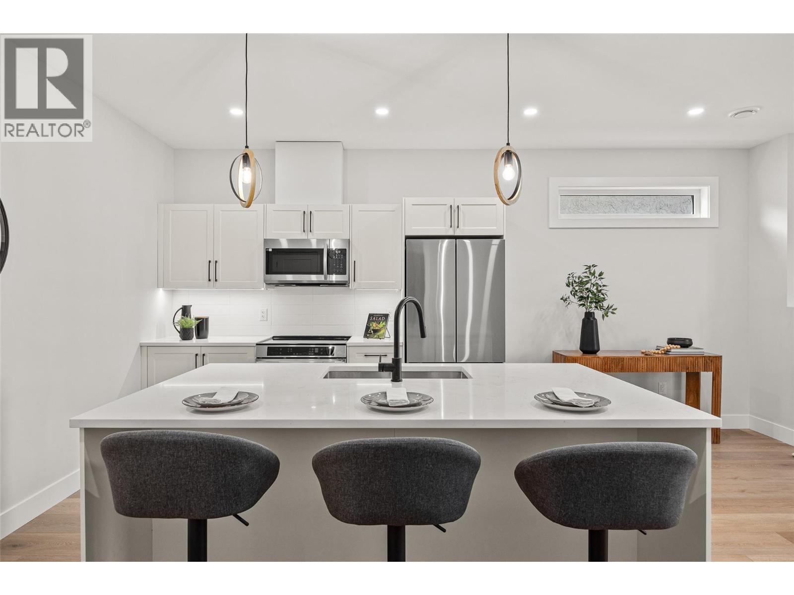 943 Fuller Avenue Unit# 3, Kelowna, British Columbia  V1Y 6X5 - Photo 4 - 10385398
