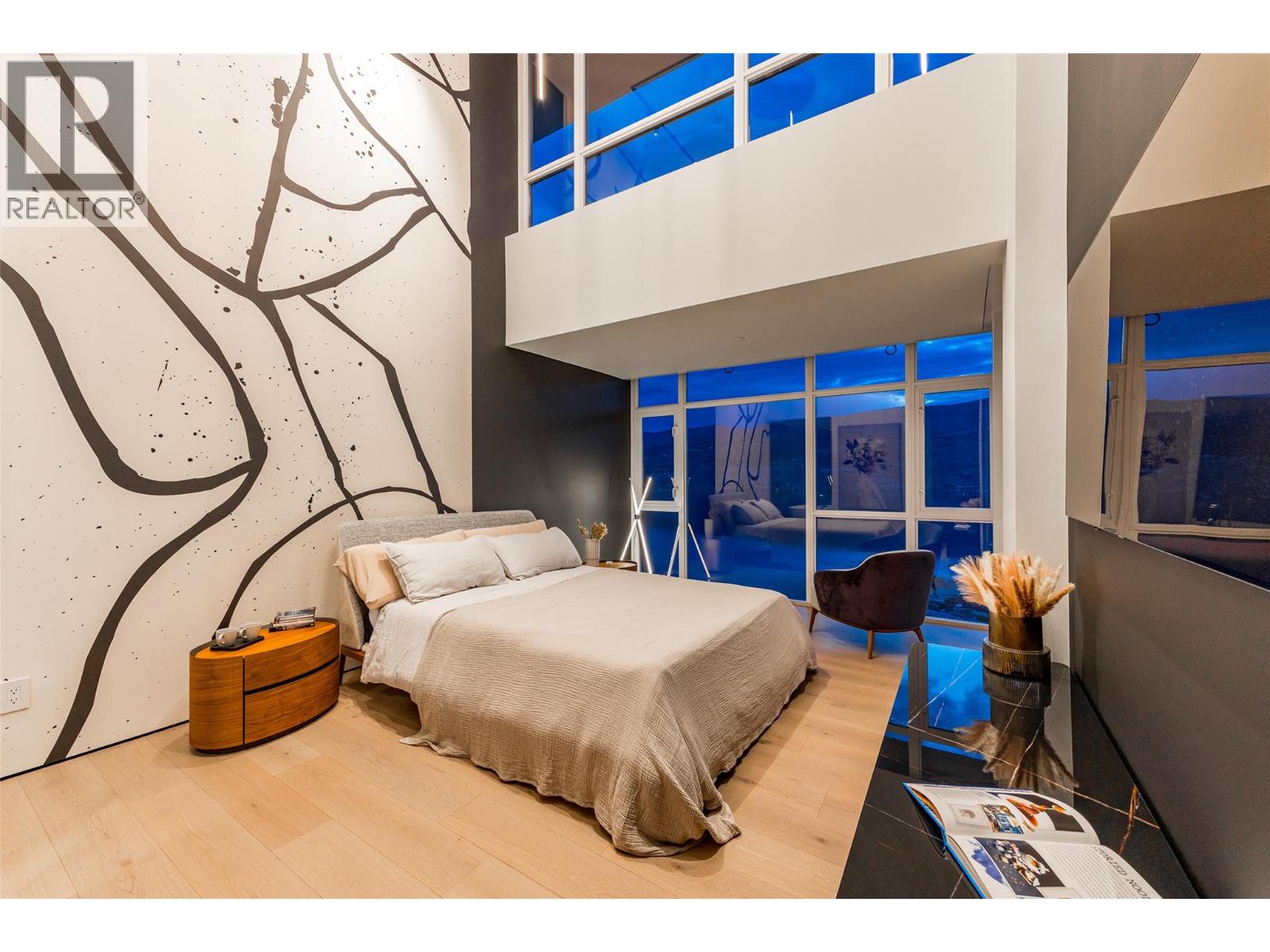 1075 Sunset Drive Unit# Ph1, Kelowna, British Columbia  V1Y 9Y9 - Photo 35 - 10382866