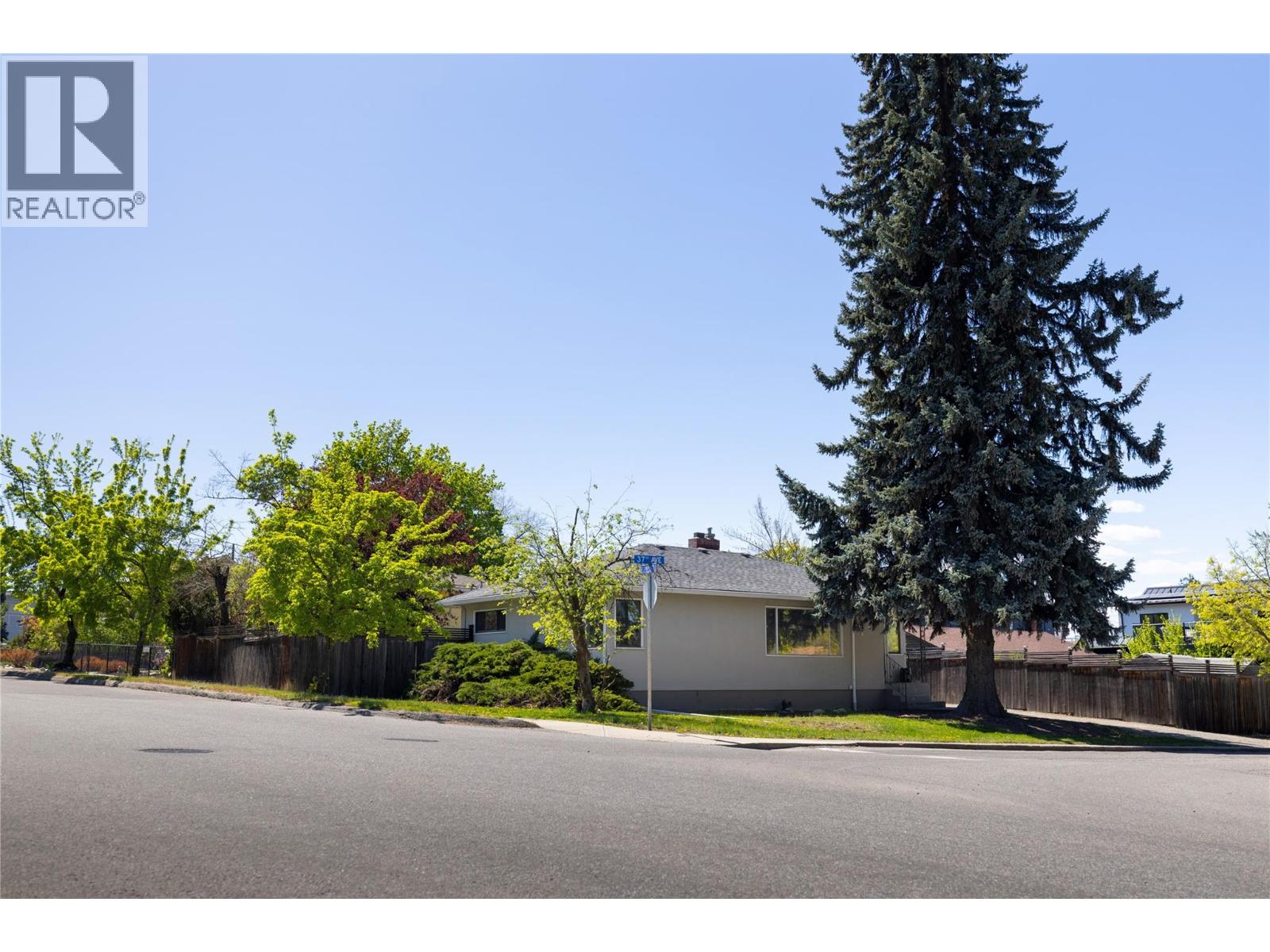 1900 37 Avenue, Vernon, British Columbia  V1T 2W8 - Photo 32 - 10385246