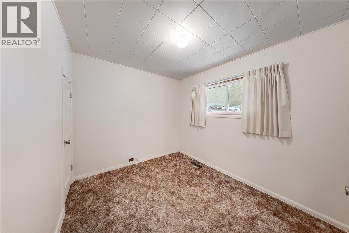 1734 Third Avenue, Trail, British Columbia  V1R 1P9 - Photo 12 - 10385479