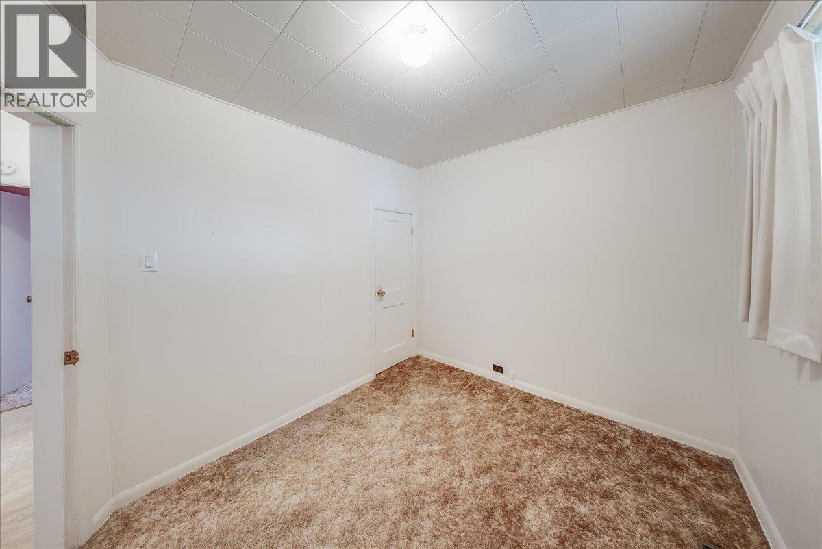 1734 Third Avenue, Trail, British Columbia  V1R 1P9 - Photo 13 - 10385479