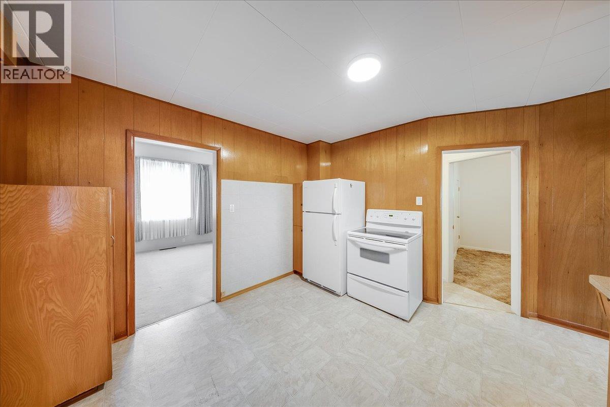 1734 Third Avenue, Trail, British Columbia  V1R 1P9 - Photo 15 - 10385479