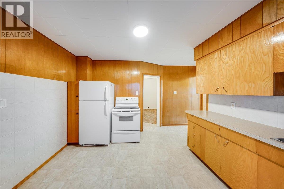 1734 Third Avenue, Trail, British Columbia  V1R 1P9 - Photo 19 - 10385479