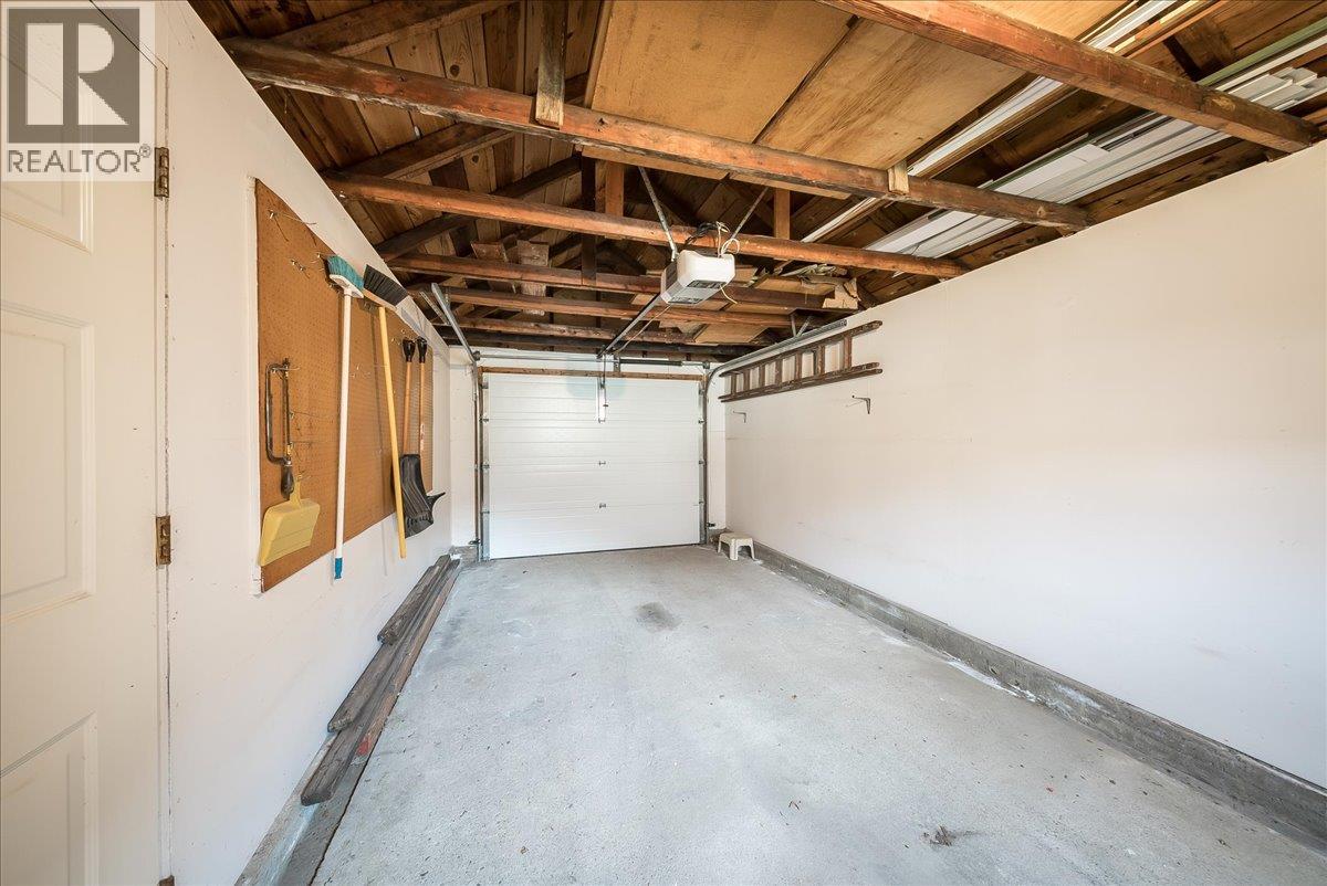 1734 Third Avenue, Trail, British Columbia  V1R 1P9 - Photo 28 - 10385479
